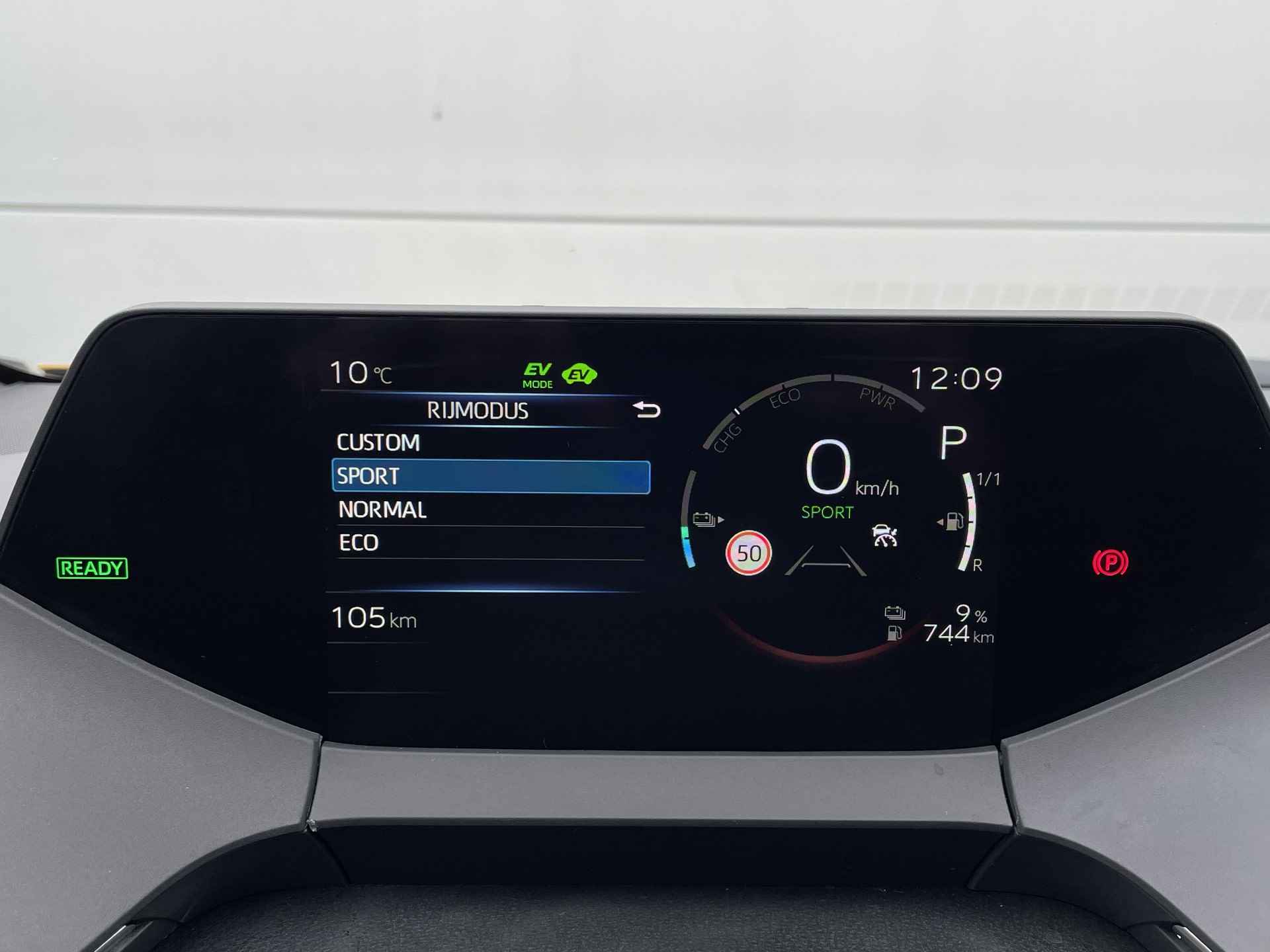 Toyota Prius 2.0 Plug-in Solar Edition Solar Roof | Apple CarPlay / Android Auto | Navigatie | Rijklaarprijs incl. garantie | - 17/45