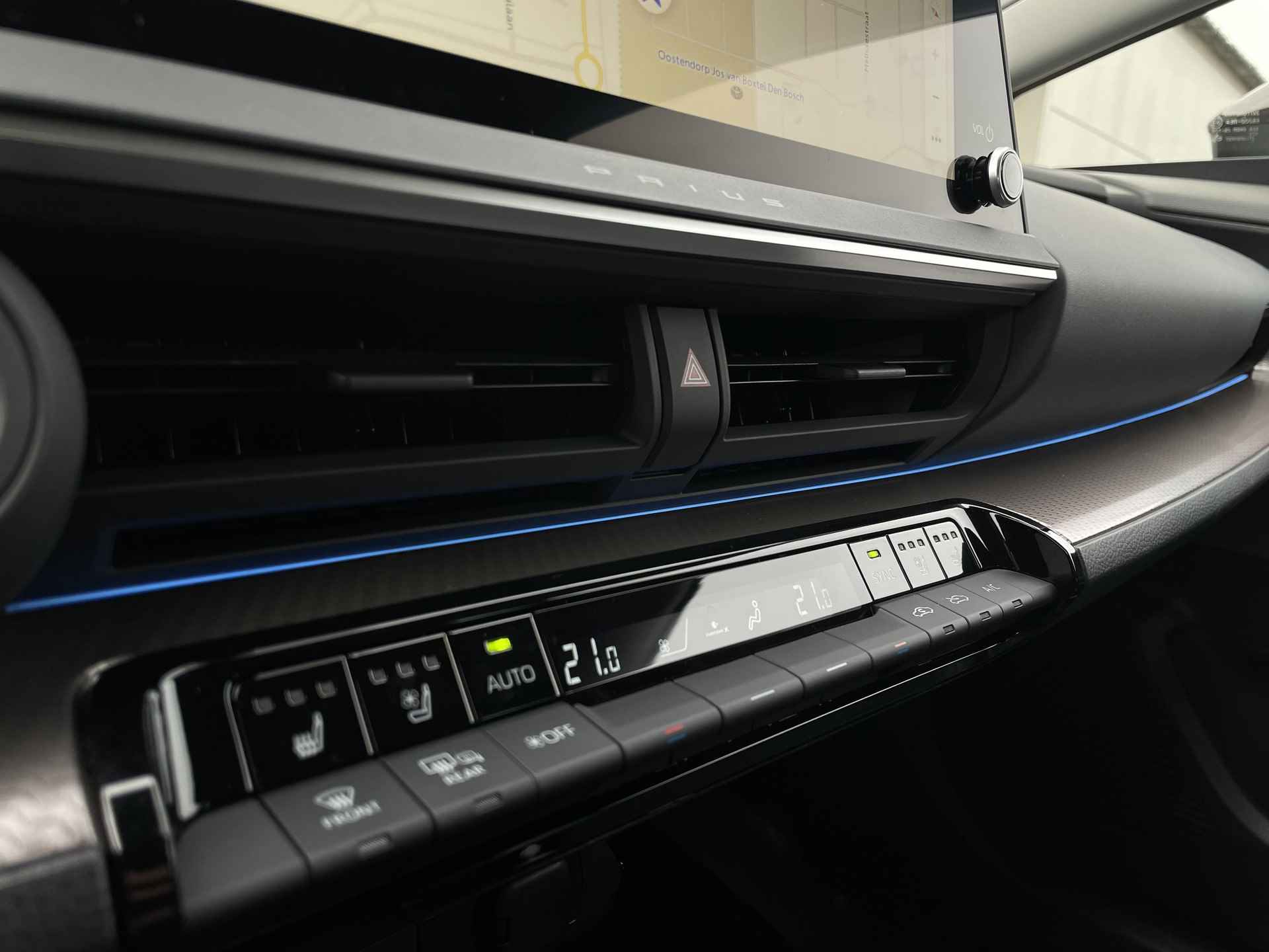 Toyota Prius 2.0 Plug-in Solar Edition Solar Roof | Apple CarPlay / Android Auto | Navigatie | Rijklaarprijs incl. garantie | - 22/45