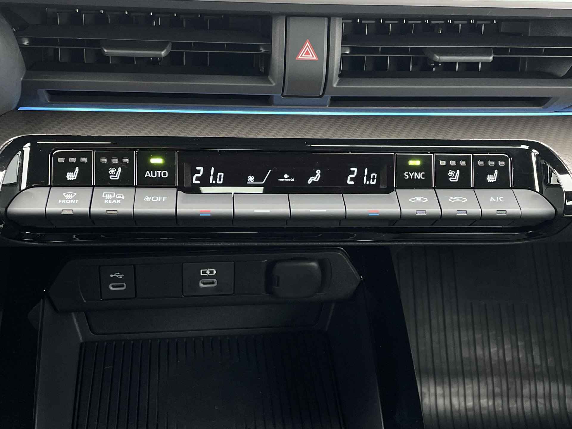 Toyota Prius 2.0 Plug-in Solar Edition Solar Roof | Apple CarPlay / Android Auto | Navigatie | Rijklaarprijs incl. garantie | - 23/45