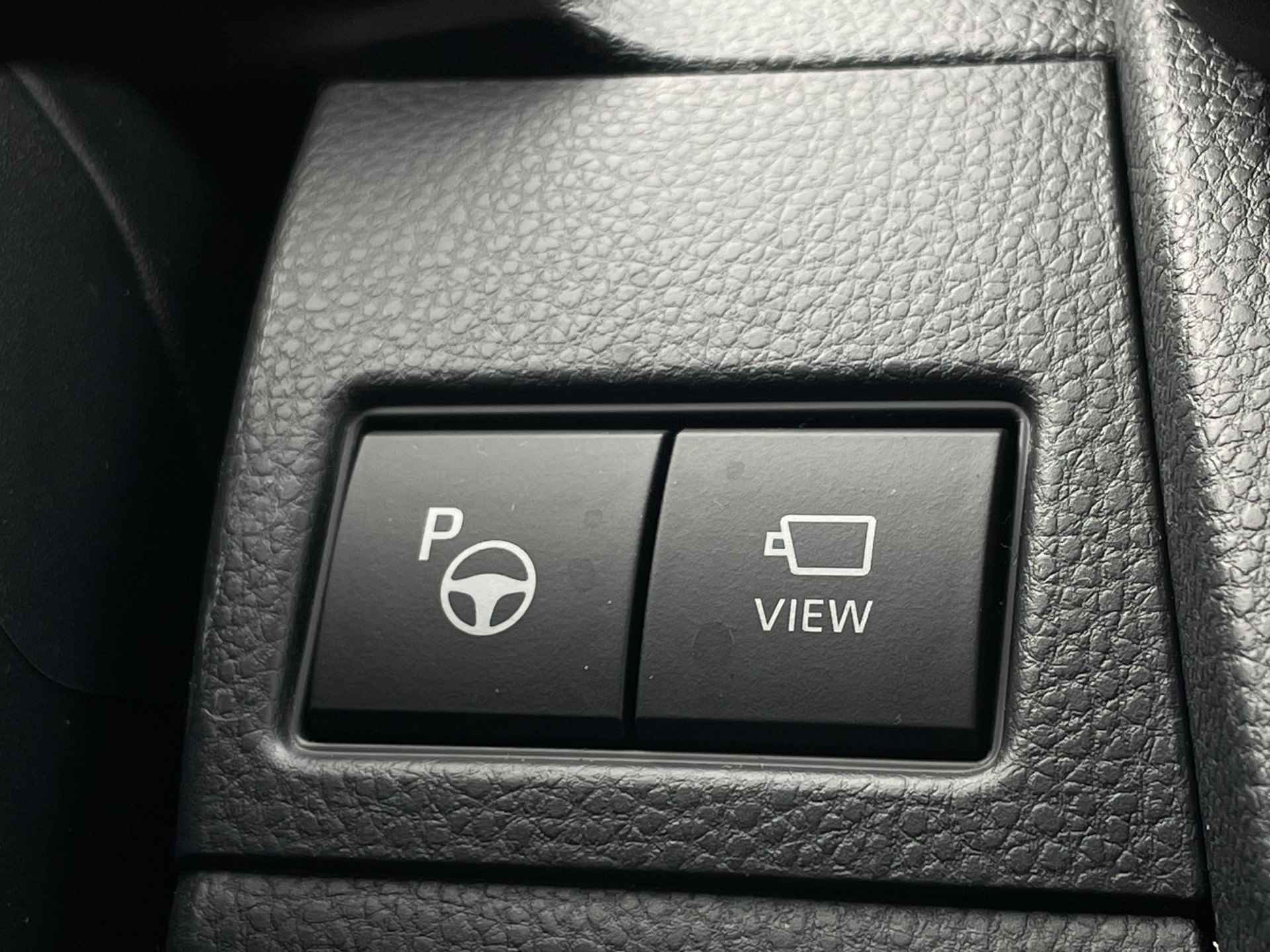 Toyota Prius 2.0 Plug-in Solar Edition Solar Roof | Apple CarPlay / Android Auto | Navigatie | Rijklaarprijs incl. garantie | - 37/45