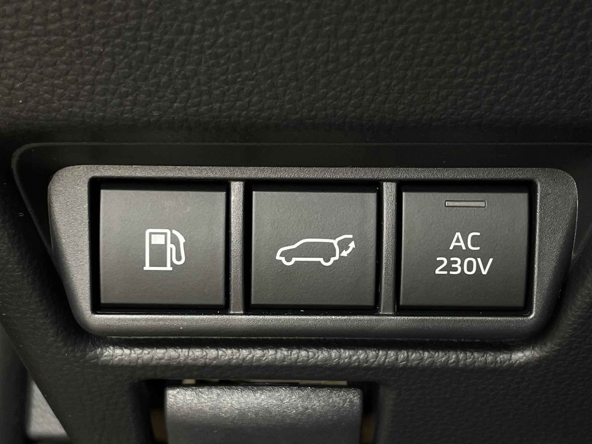 Toyota Prius 2.0 Plug-in Solar Edition Solar Roof | Apple CarPlay / Android Auto | Navigatie | Rijklaarprijs incl. garantie | - 40/45