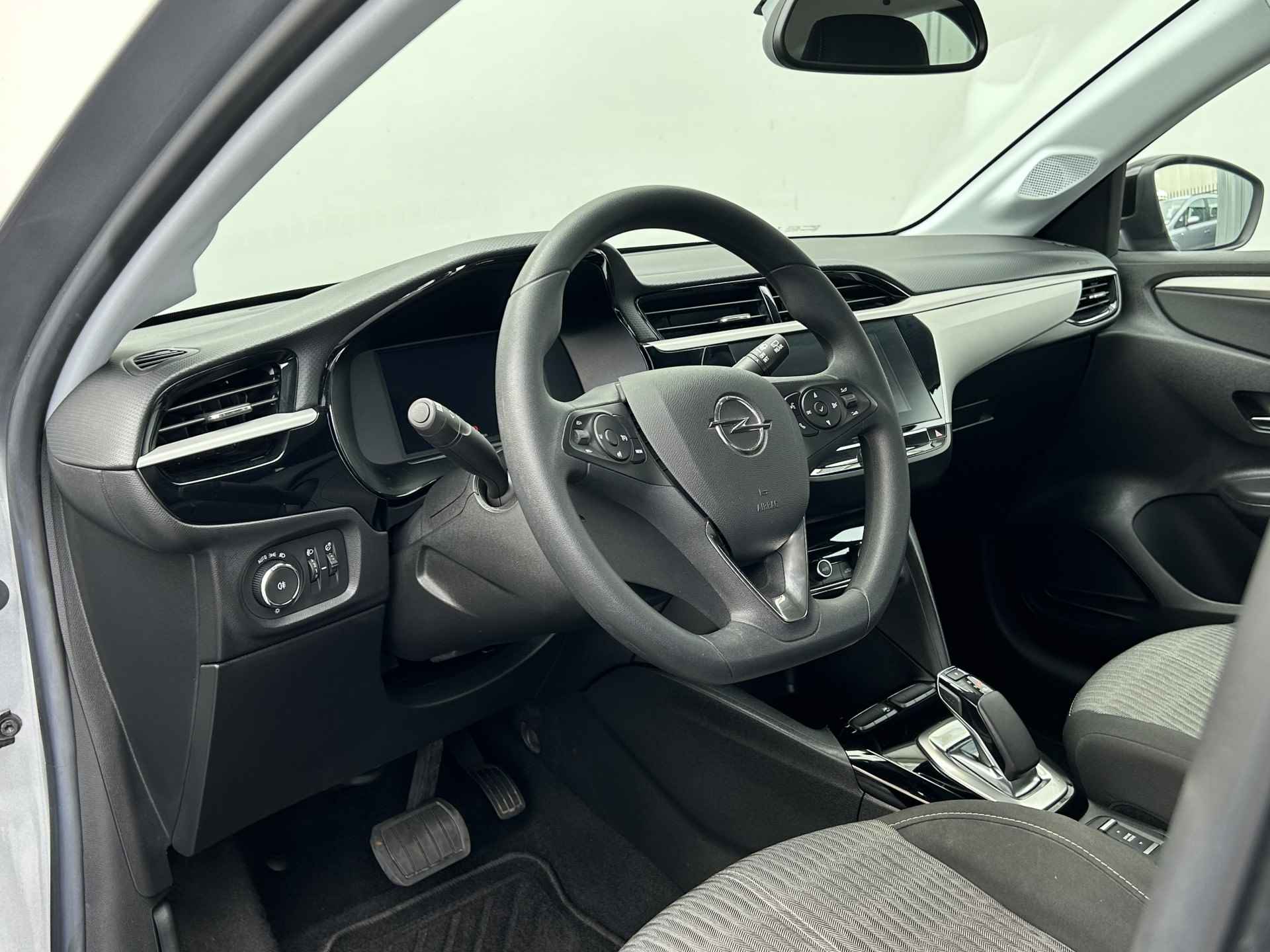 Opel Corsa Electric Edition 50 kWh 136PK | Apple Carplay/Android Auto | Navi by app | All-season banden | Virtual Dashboard | 16 inch LM ve Automatisch dimmende binnenspiegel | - 10/31