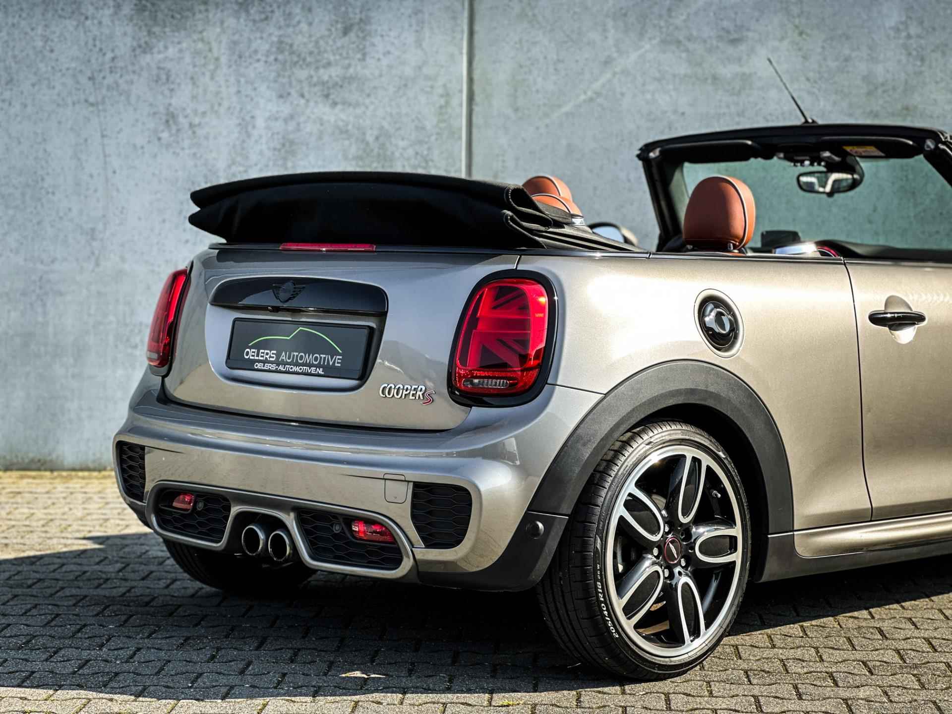 Mini Mini Cabrio 2.0 Cooper S Chili Serious Business | JCW | Org. NL | Leder | Head-up | Harman Kardon | Camera | - 4/46