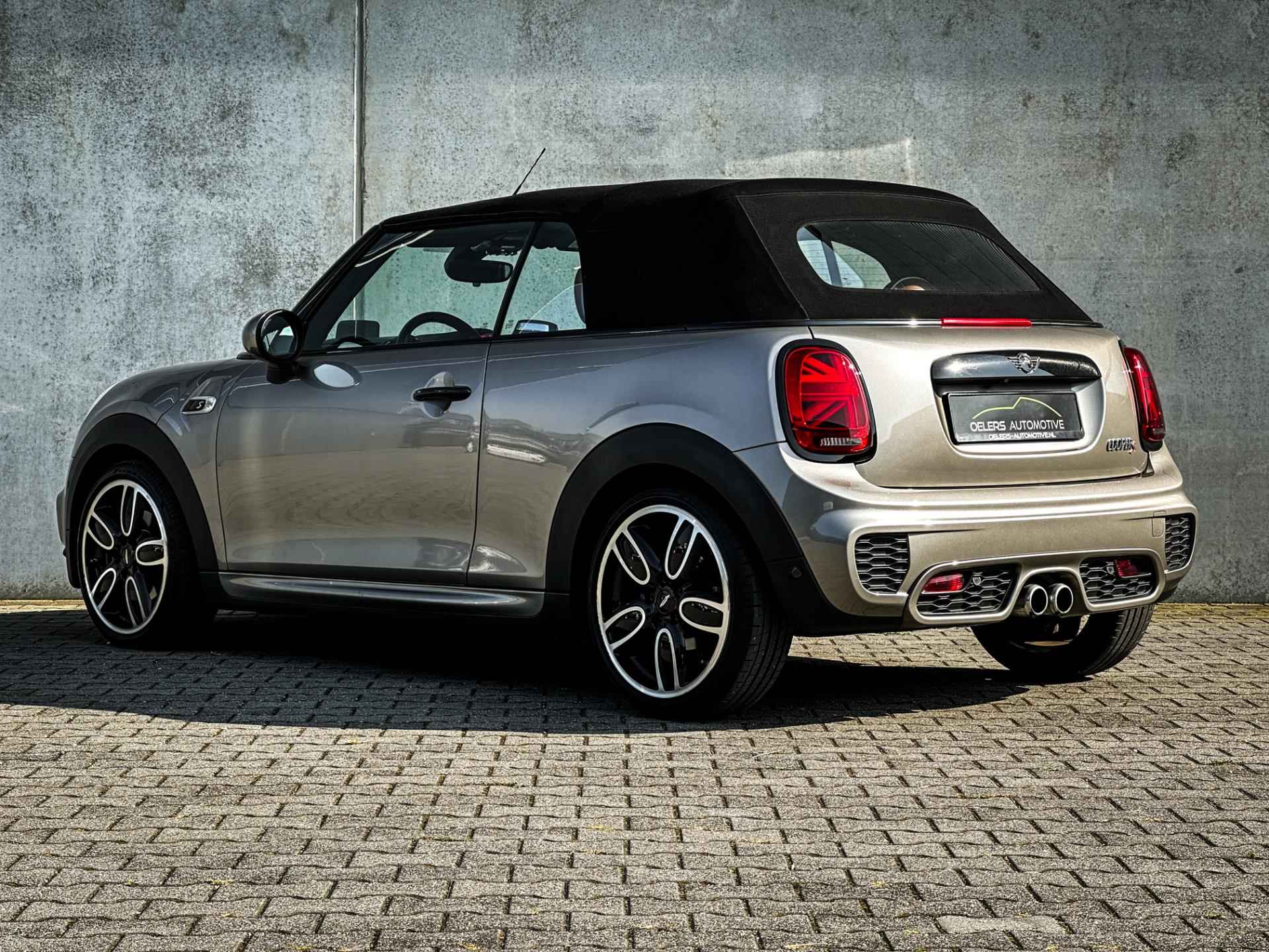 Mini Mini Cabrio 2.0 Cooper S Chili Serious Business | JCW | Org. NL | Leder | Head-up | Harman Kardon | Camera | - 6/46