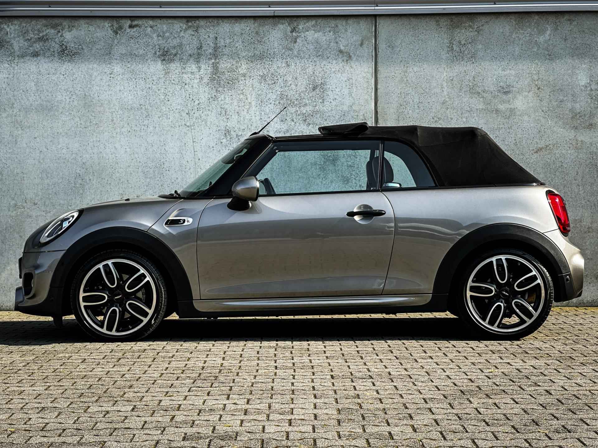 Mini Mini Cabrio 2.0 Cooper S Chili Serious Business | JCW | Org. NL | Leder | Head-up | Harman Kardon | Camera | - 9/46