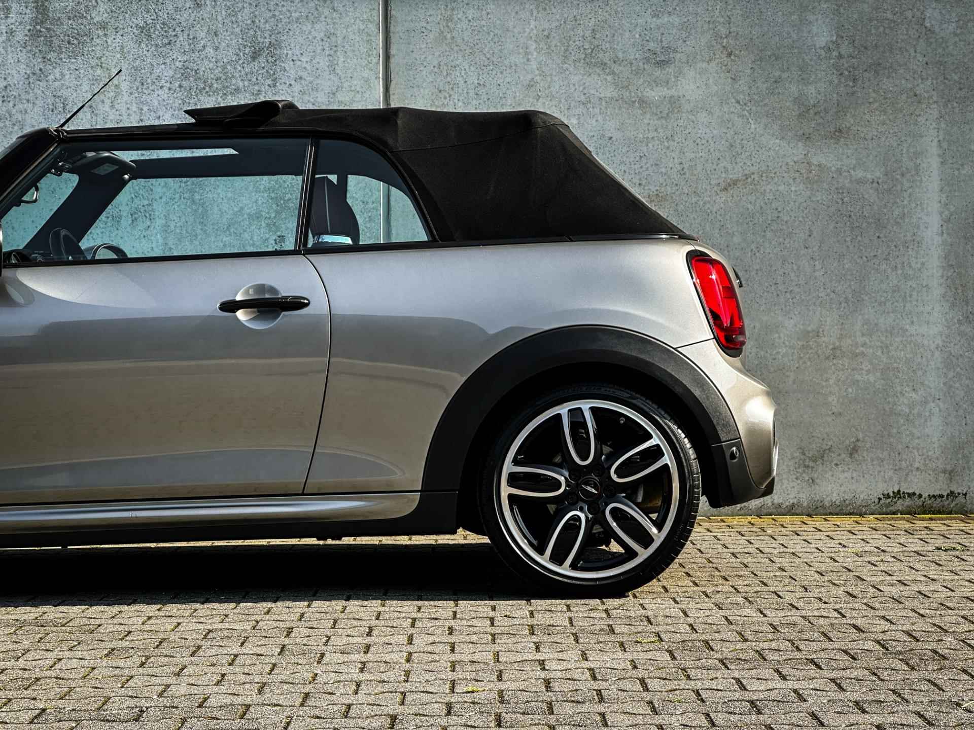 Mini Mini Cabrio 2.0 Cooper S Chili Serious Business | JCW | Org. NL | Leder | Head-up | Harman Kardon | Camera | - 11/46