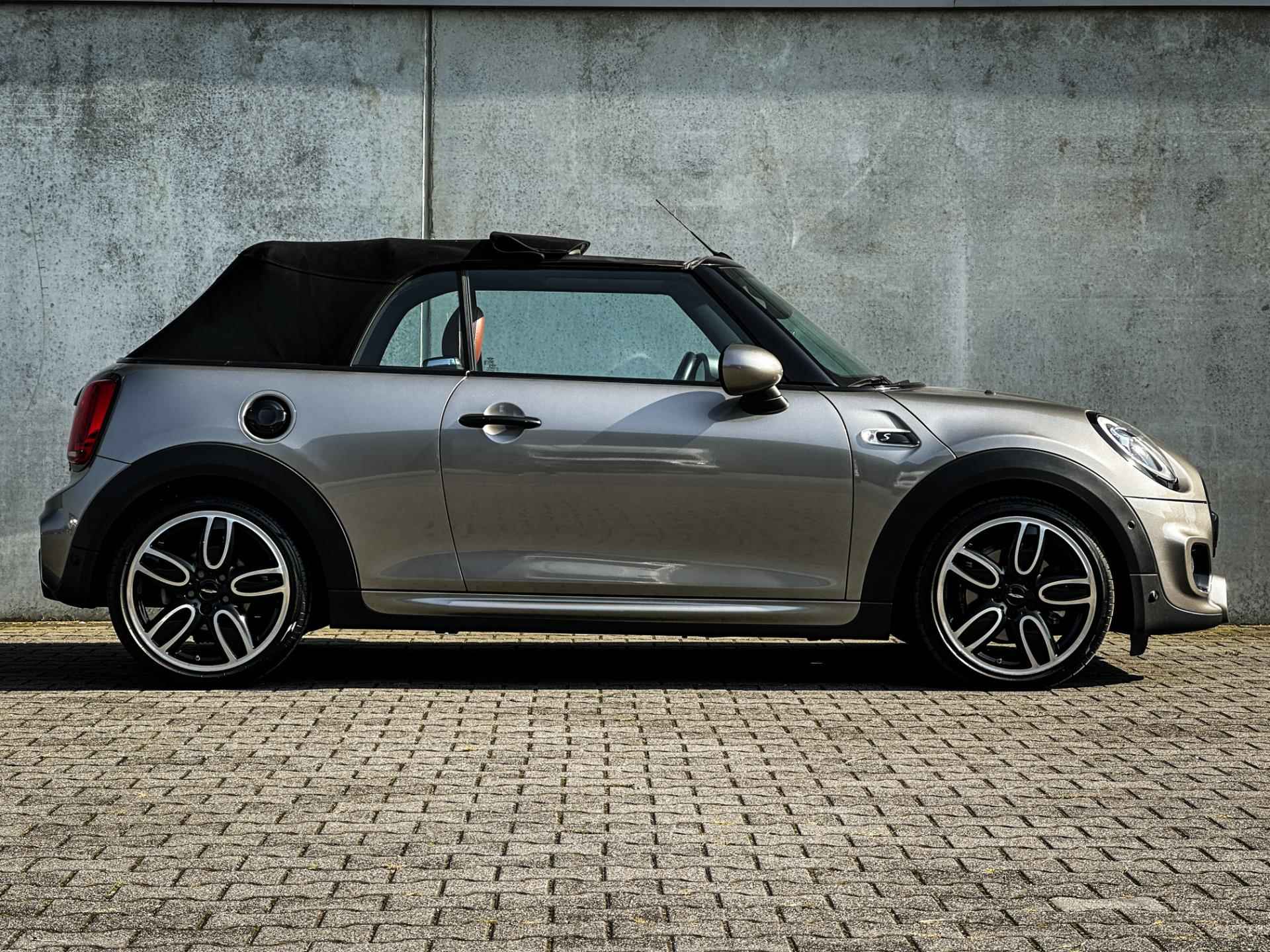 Mini Mini Cabrio 2.0 Cooper S Chili Serious Business | JCW | Org. NL | Leder | Head-up | Harman Kardon | Camera | - 13/46