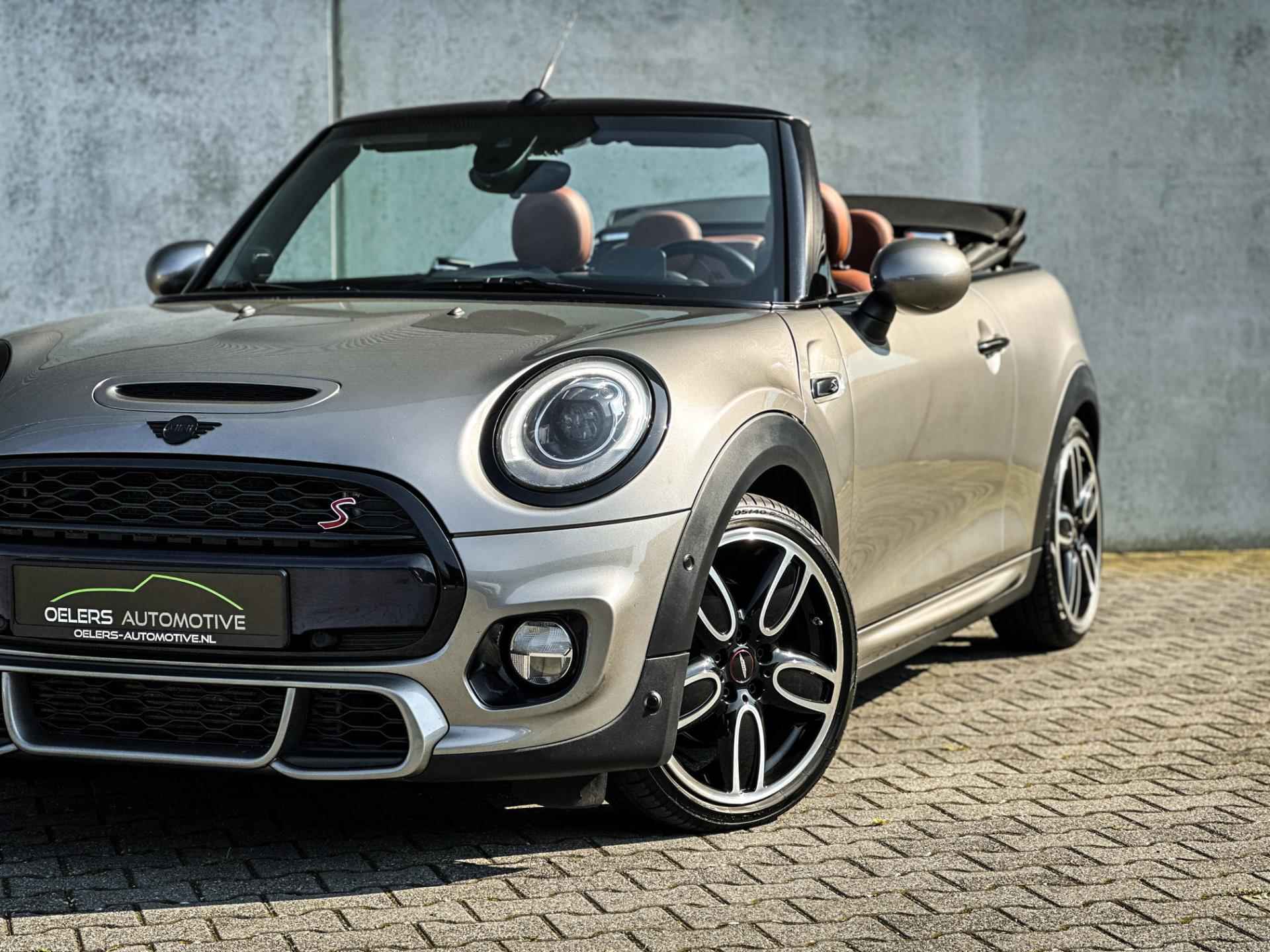 Mini Mini Cabrio 2.0 Cooper S Chili Serious Business | JCW | Org. NL | Leder | Head-up | Harman Kardon | Camera | - 14/46