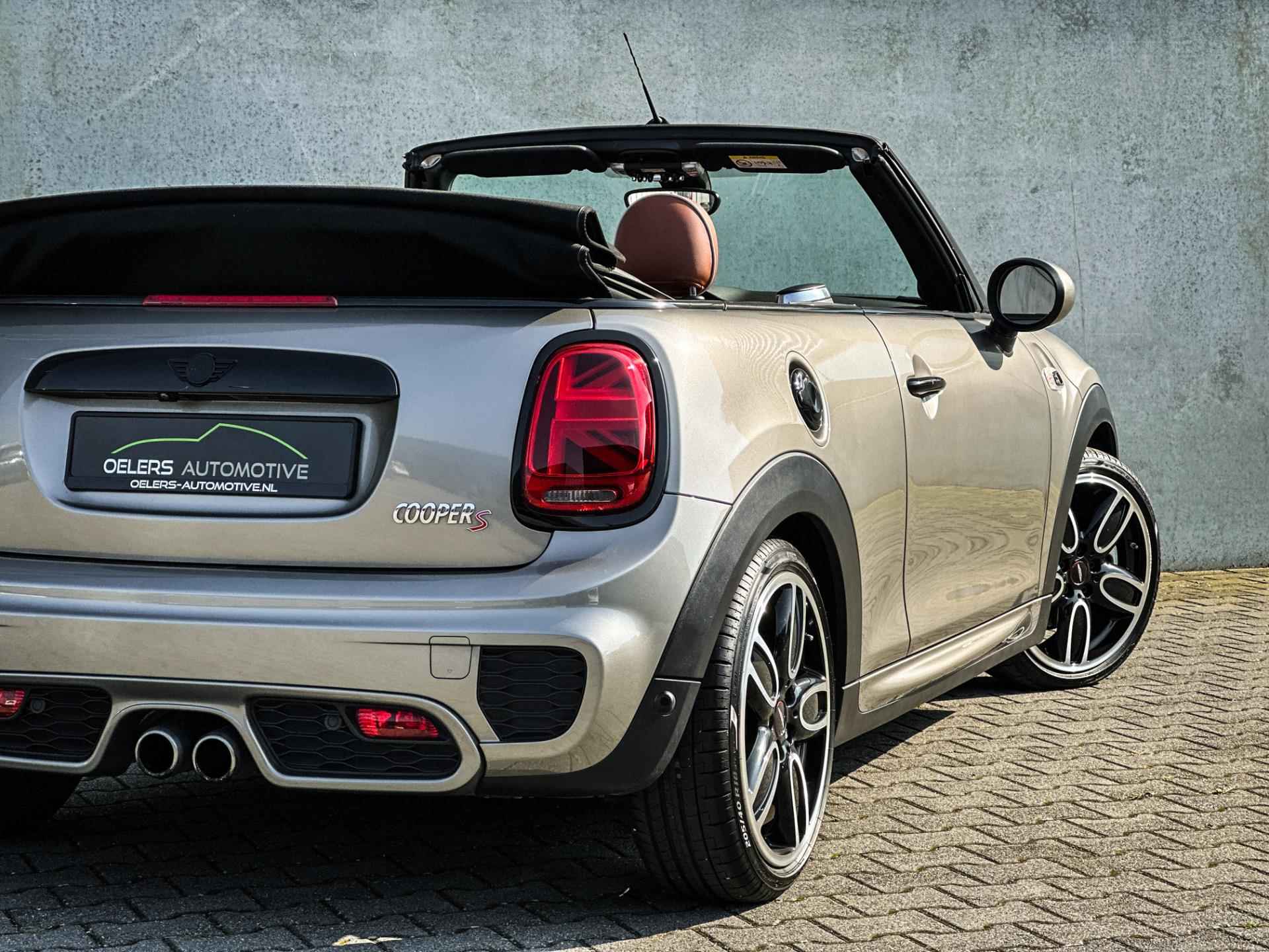 Mini Mini Cabrio 2.0 Cooper S Chili Serious Business | JCW | Org. NL | Leder | Head-up | Harman Kardon | Camera | - 15/46