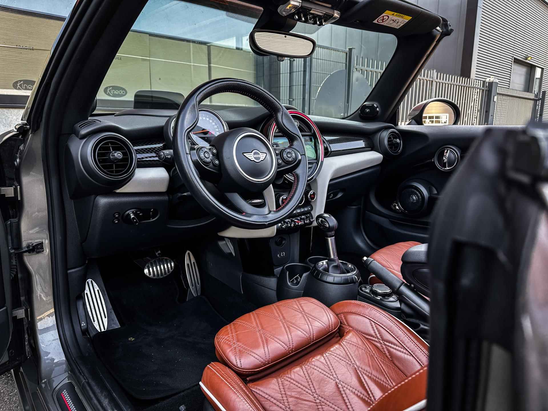 Mini Mini Cabrio 2.0 Cooper S Chili Serious Business | JCW | Org. NL | Leder | Head-up | Harman Kardon | Camera | - 20/46