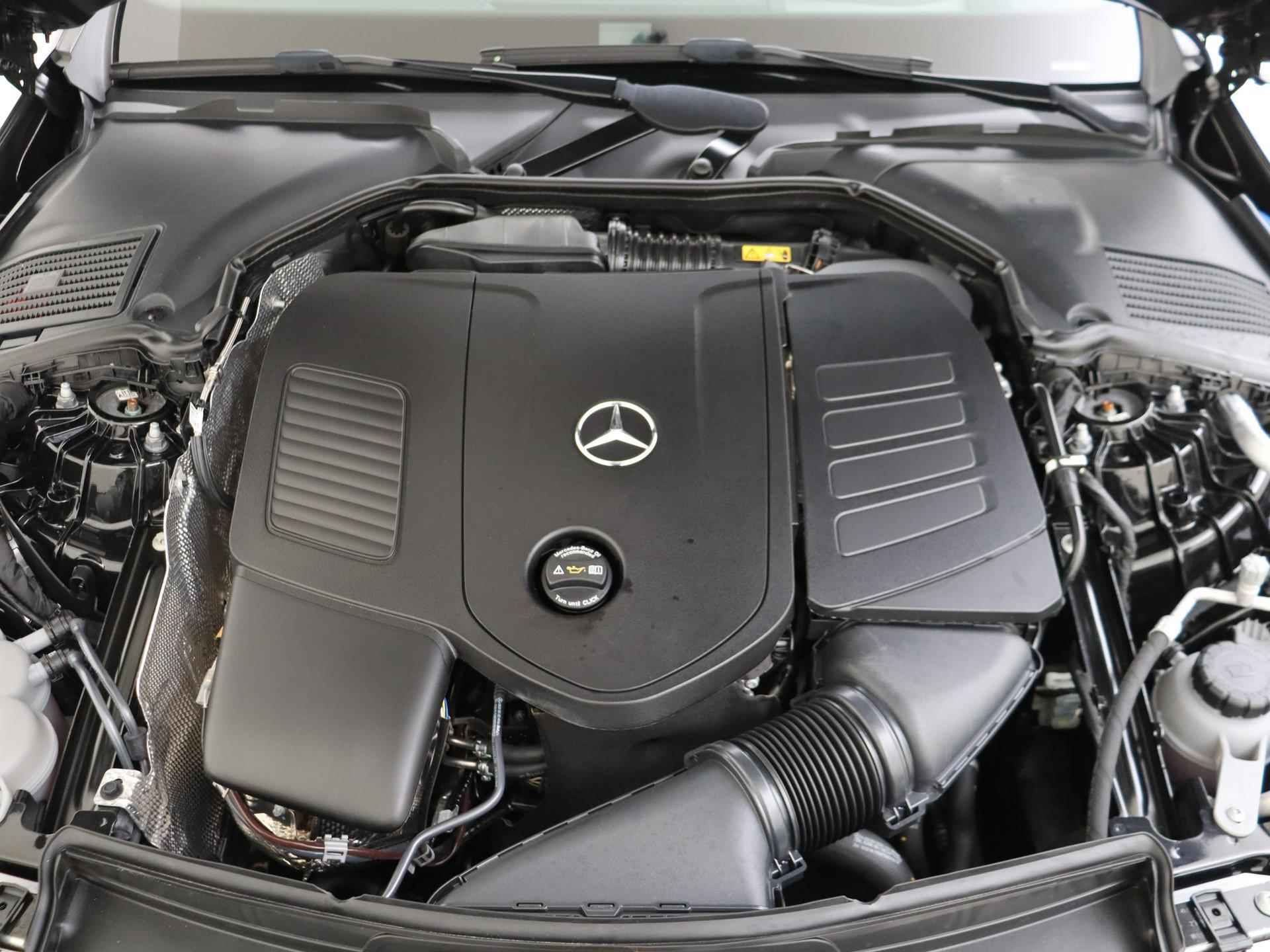 Mercedes-Benz C-klasse Estate 200 Launch Edition AMG Line / Premium Plus / Panorama dak / HUD / Elek. Trekhaak / 19 Inch AMG Multispaak - 11/37