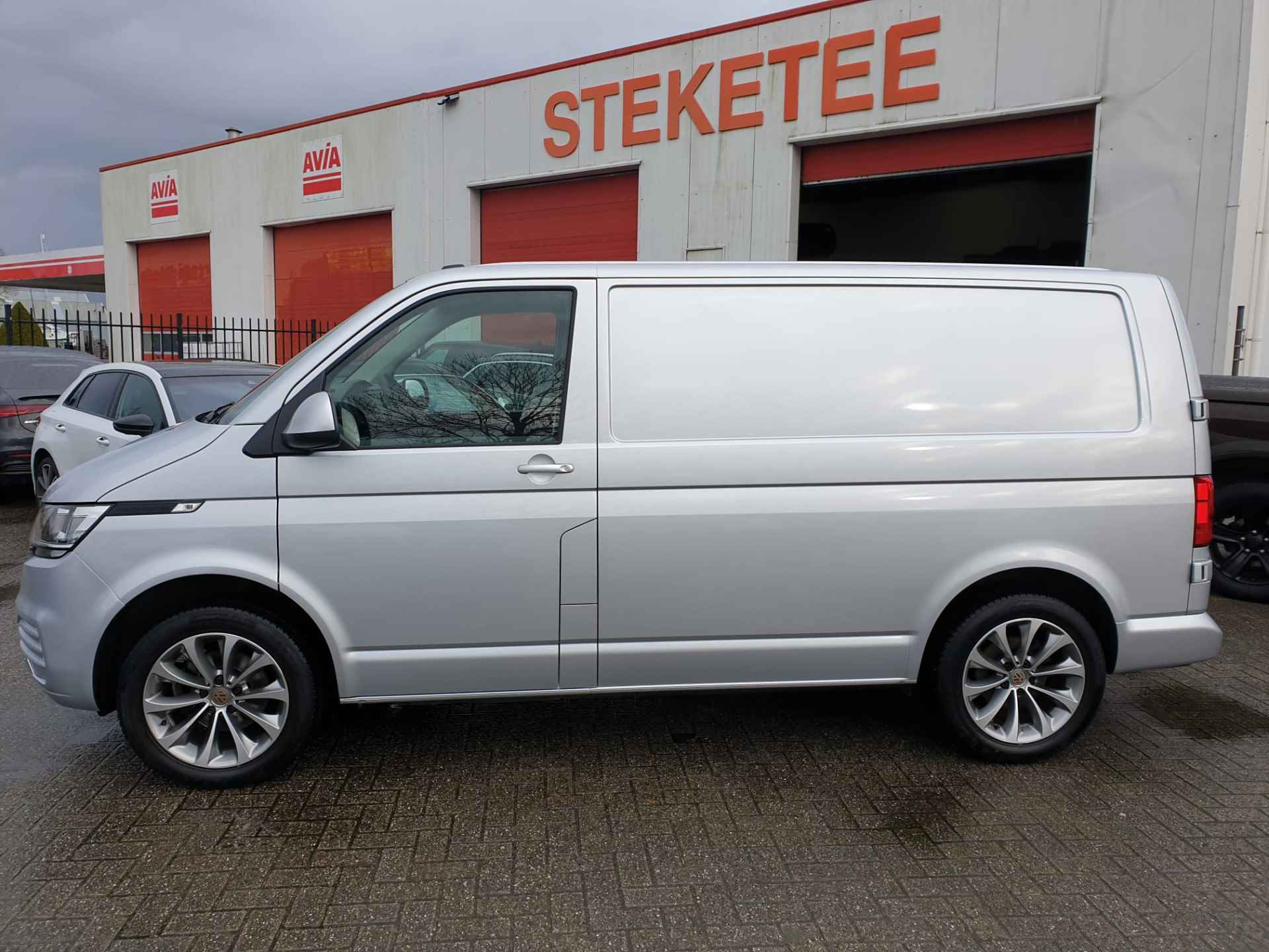 Volkswagen Transporter 2.0 TDI L1H1 Economy Business - 2/15