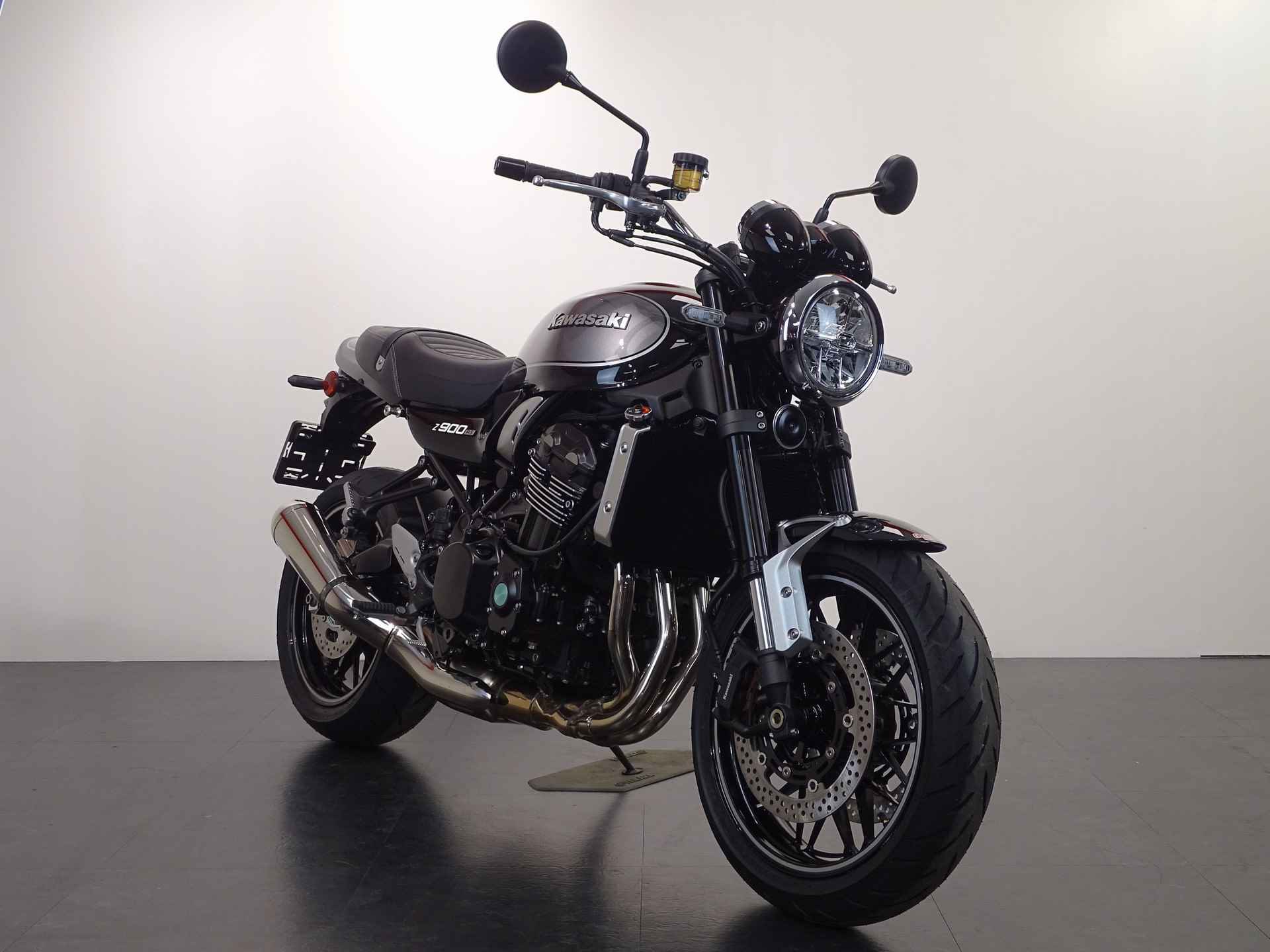 Kawasaki Z 900 RS - 12/12