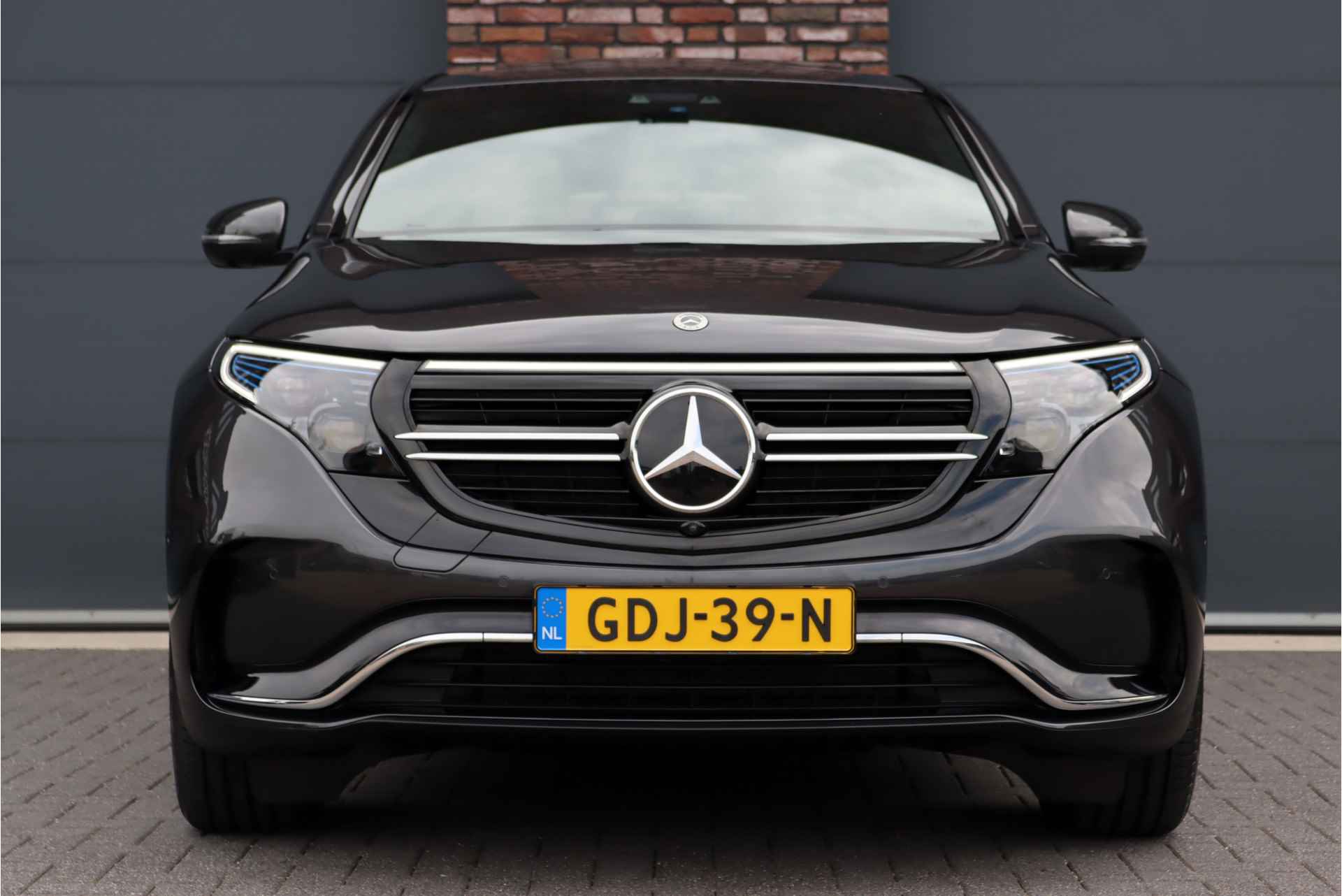 Mercedes-Benz EQC 400 4-MATIC AMG Line 80 kWh | Schuifdak | Distronic+ | Memory | Verwamd Stuurwiel | Stoelventilatie | HUD | Keyless Go | Surround Camera | Rijassistentiepakket | - 14/38