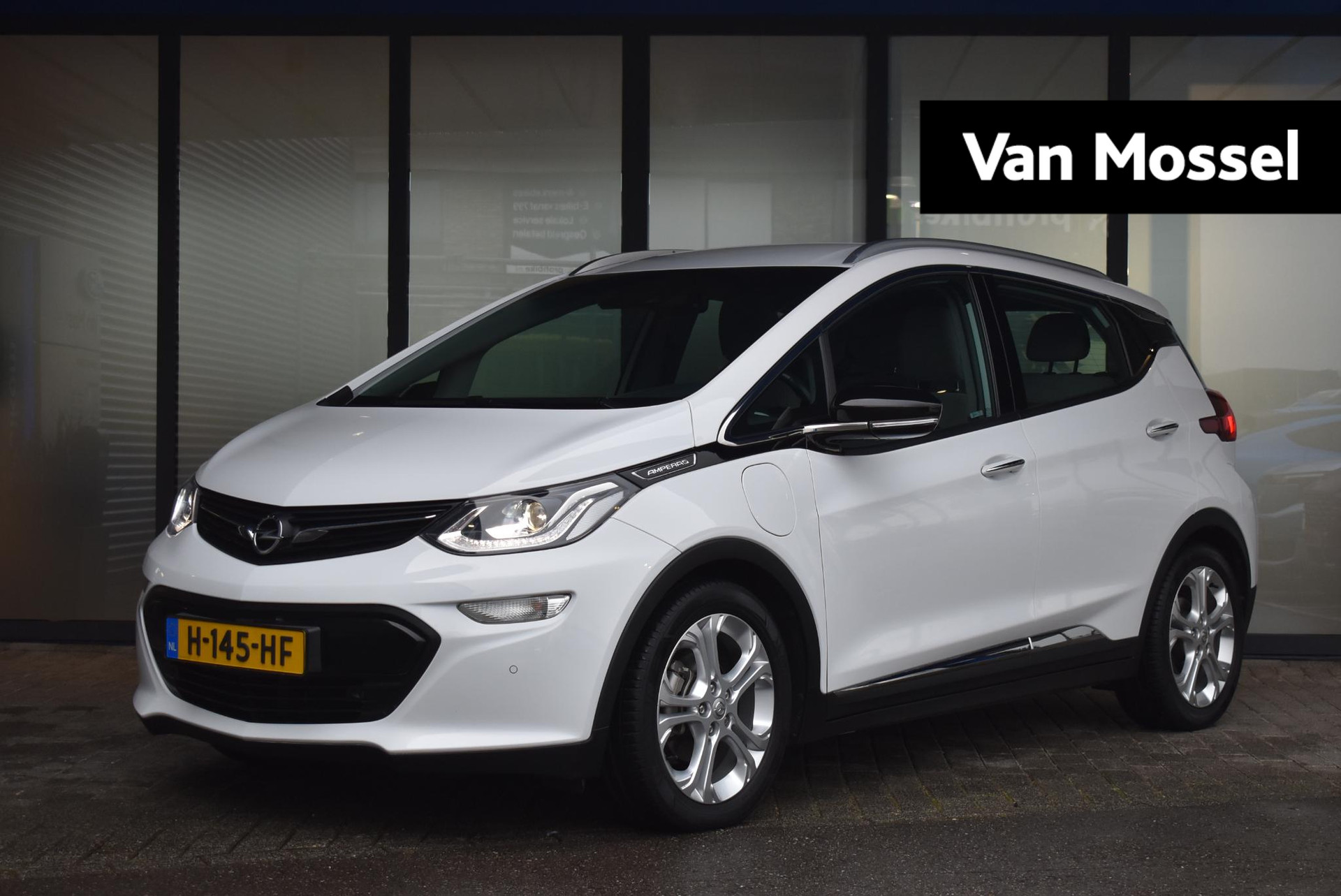 Opel Ampera-e Business executive 60 kWh | Nieuwe Accu | Cruise Control | Stuurverwarming | Trekhaak