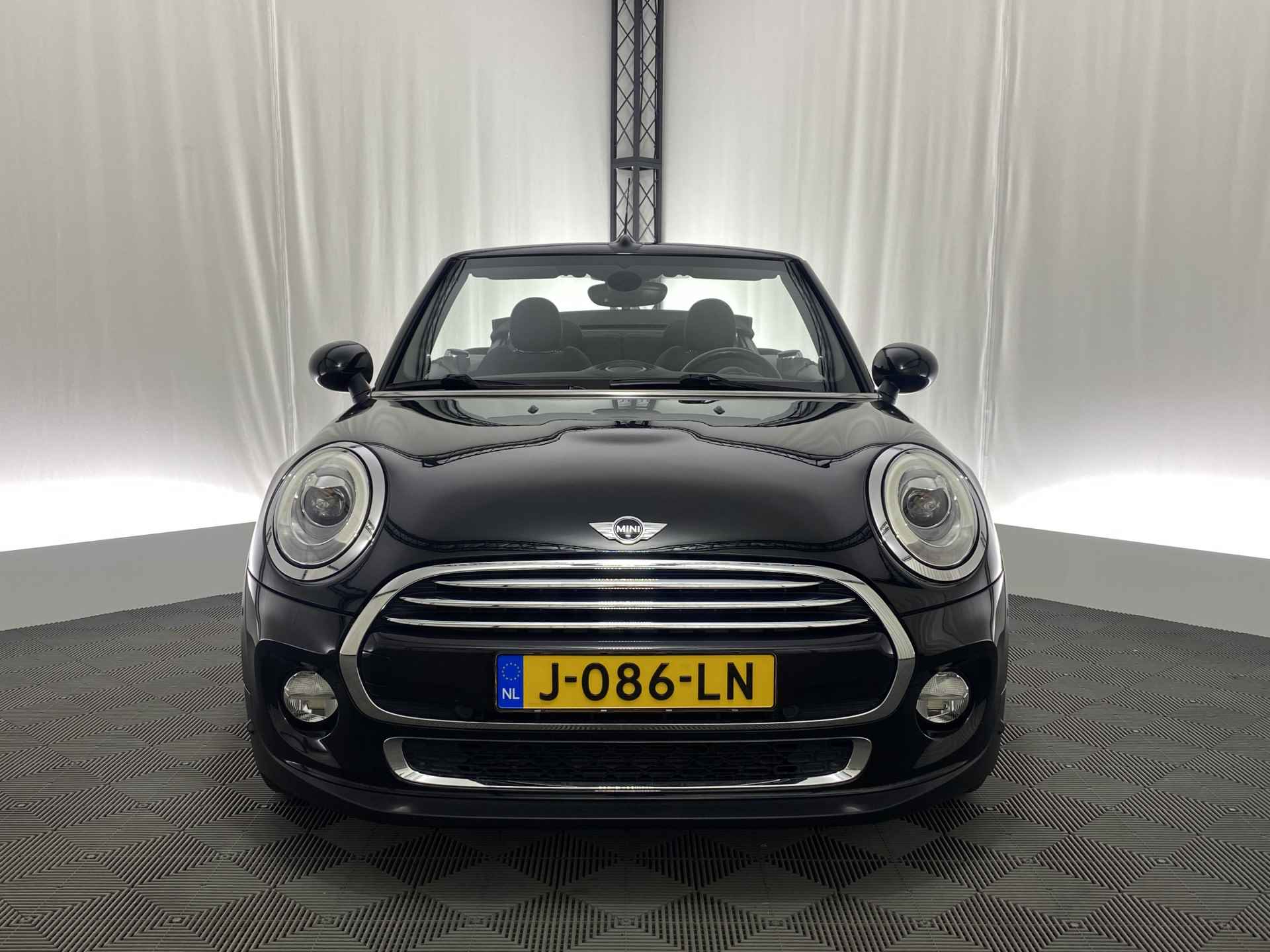 MINI Cabrio 1.5 Cooper Salt Automaat | Navi | 17 inch LMV | All Season | Stoelverw. | Cruise Control | - 3/34