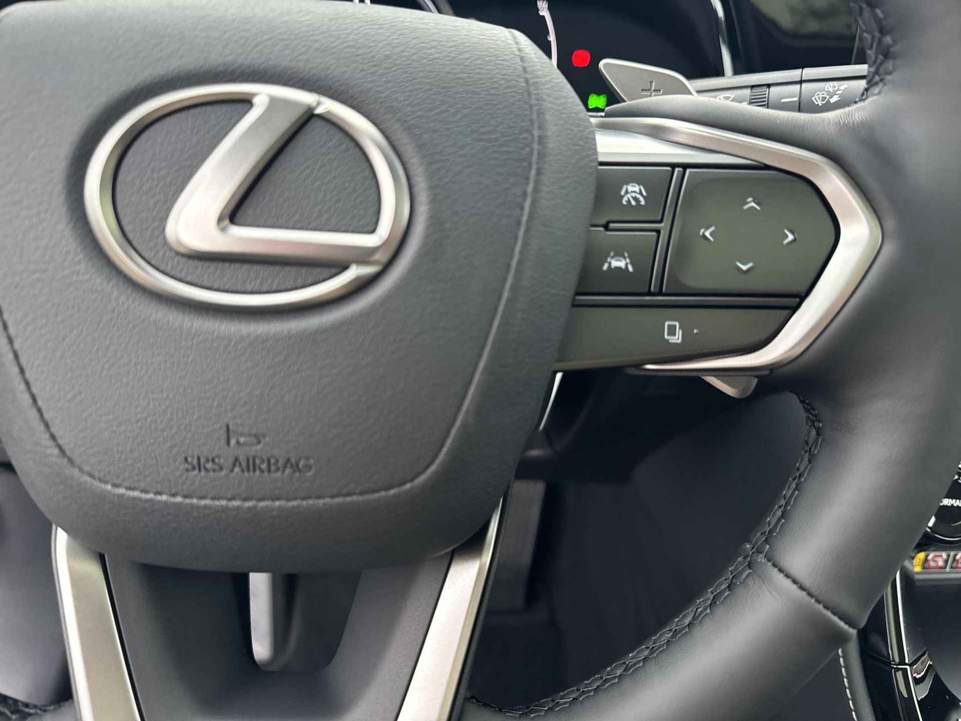 Lexus NX 450h+ AWD Executive Line | 06-10141018 Voor meer informatie - 31/46