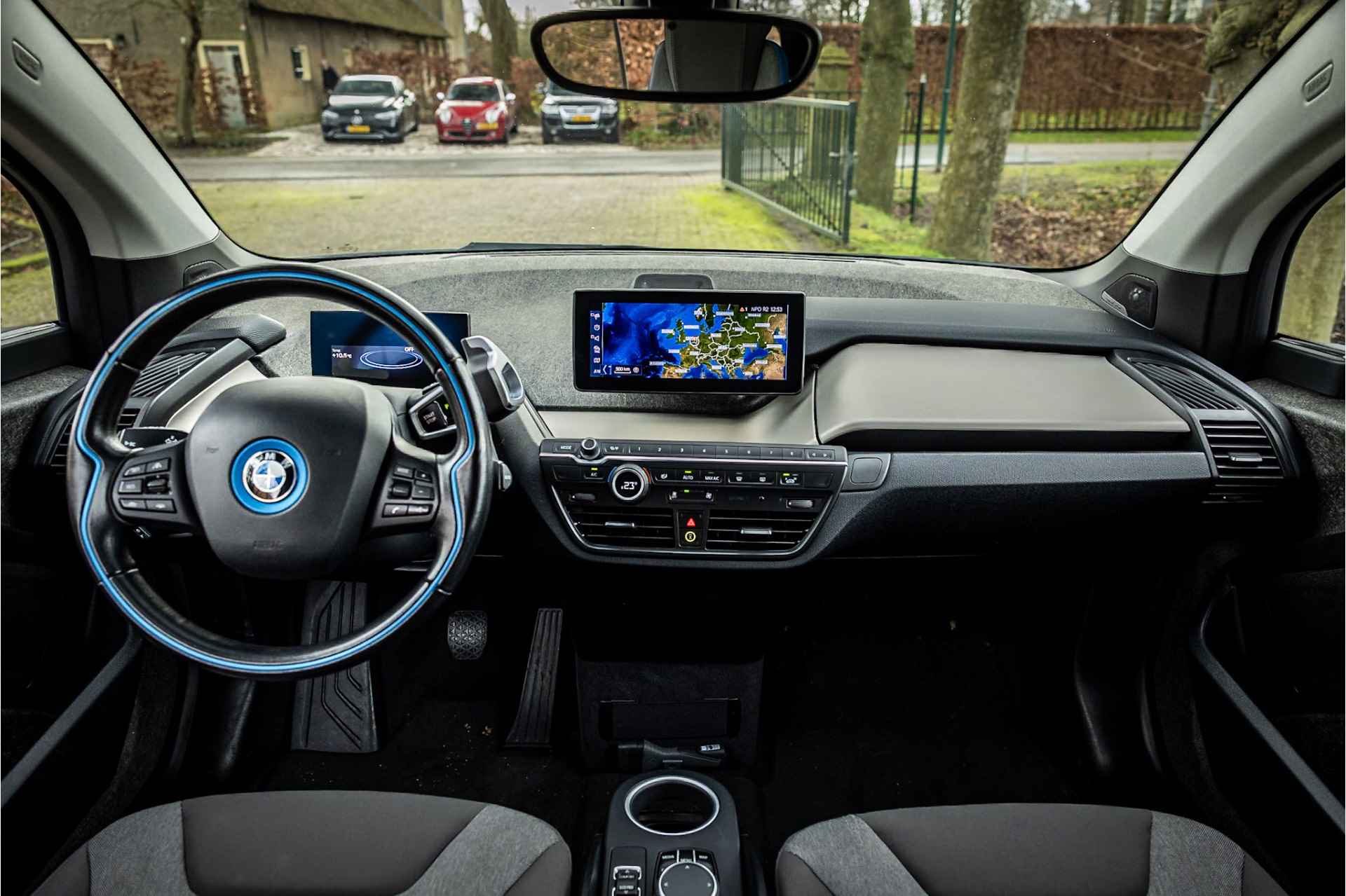 BMW i3 Basis 120Ah 42 kWh Panoramadak Harman Kardon Adaptive Cruise - 8/29
