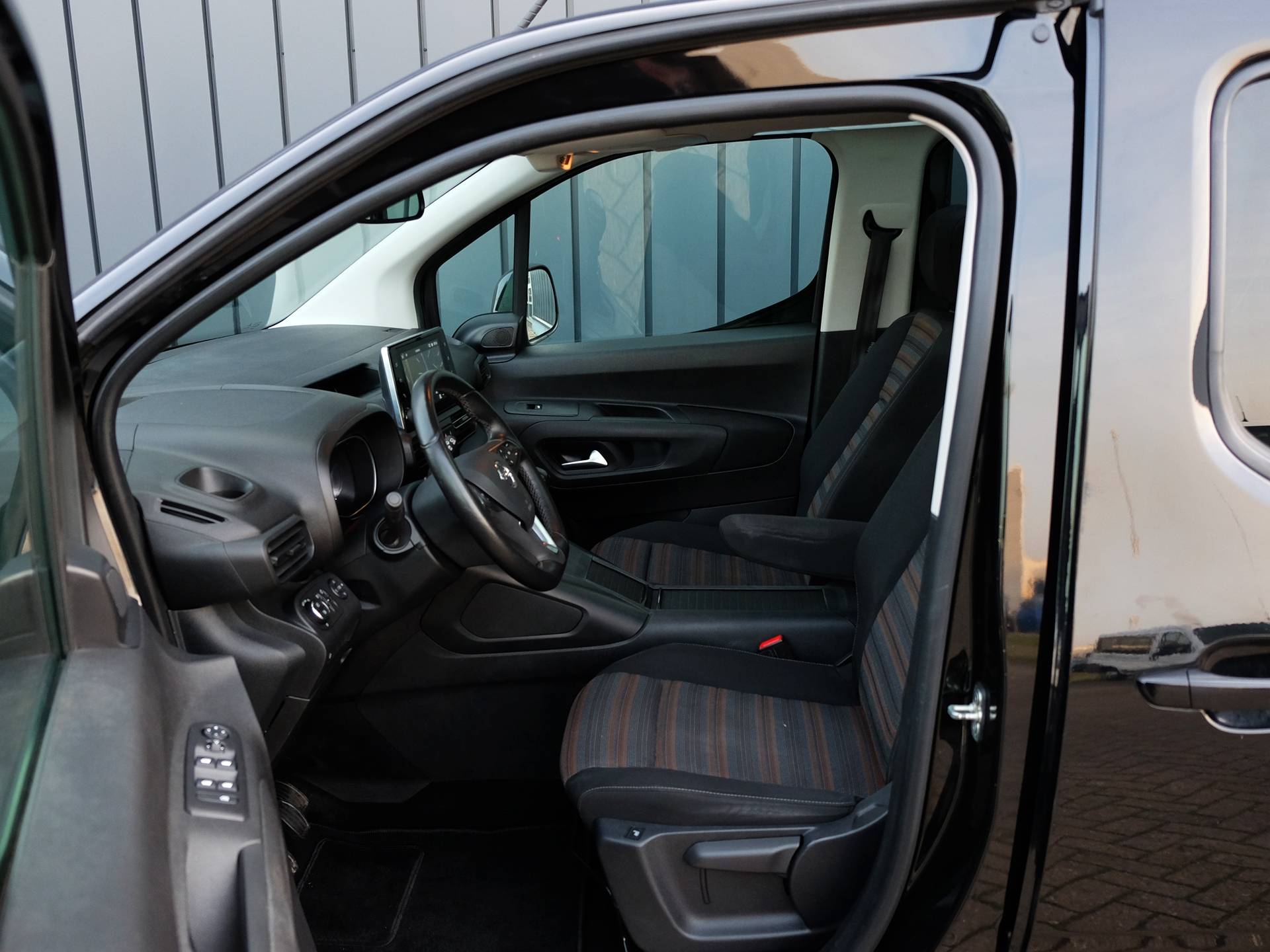 Opel Combo Life 1.2 Turbo 110pk L2H1 Edition | Climate | Navi Full map | Parkeer sensor | Panodak | Stoelverwarming - 6/33