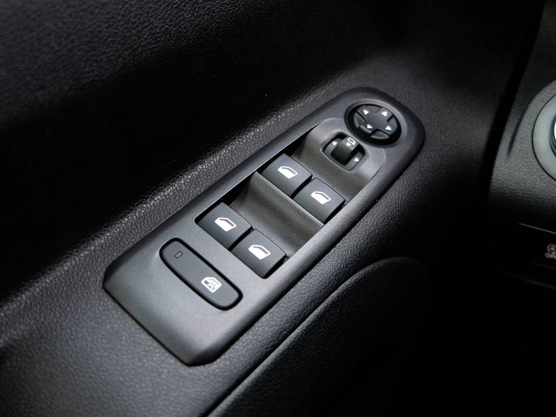 Opel Combo Life 1.2 Turbo 110pk L2H1 Edition | Climate | Navi Full map | Parkeer sensor | Panodak | Stoelverwarming - 14/33