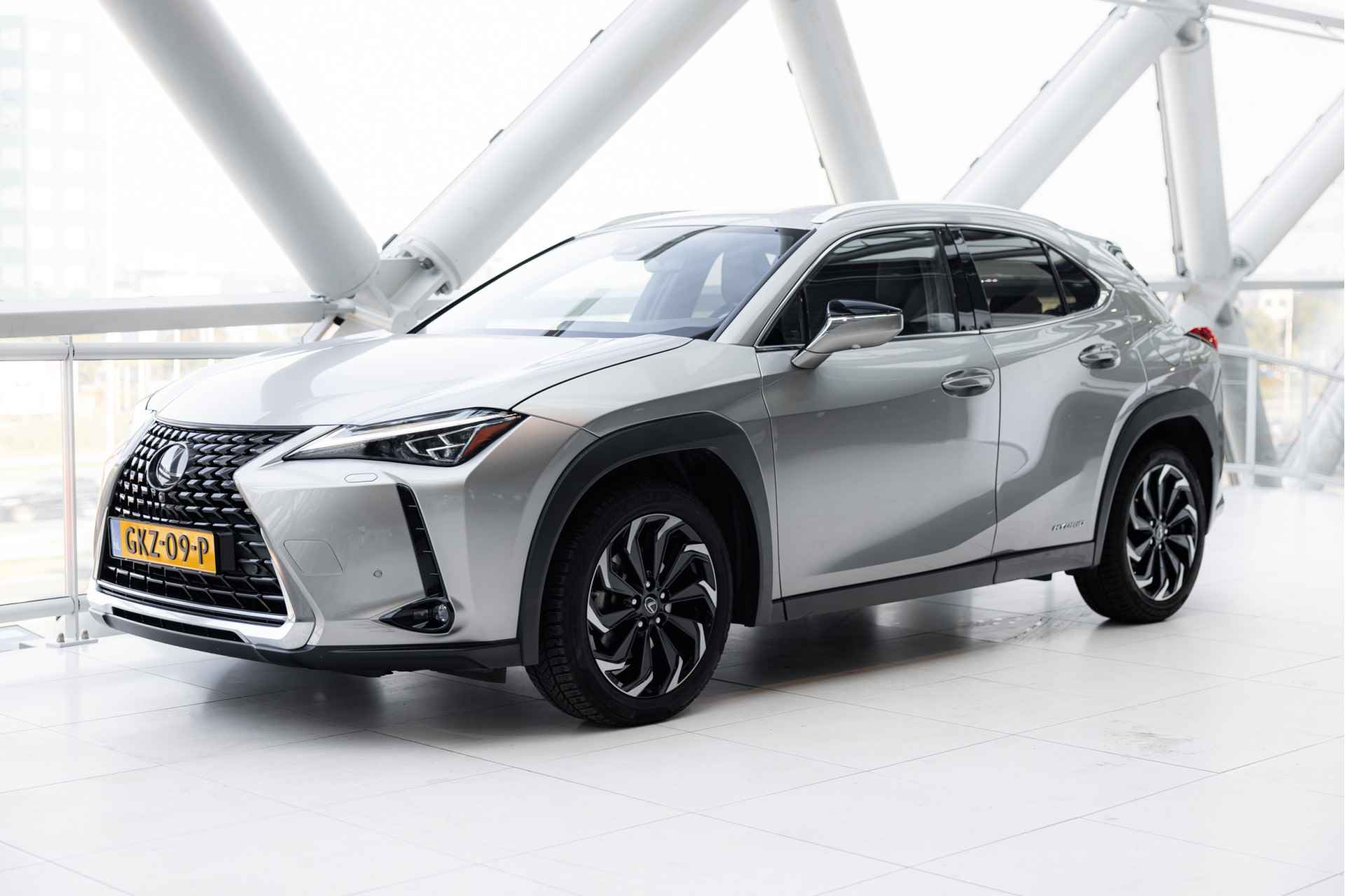 Lexus UX 250h Executive Line Limited | President Pack | Stoelverwarming & Verkoeling | Mark Levinson | Adaptive Cruise Control | - 39/61