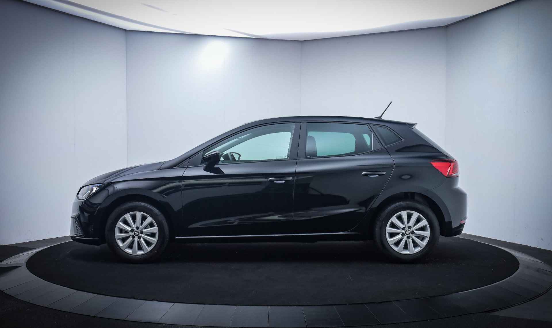 SEAT Ibiza 1.0TSI INTENSE Style CAMERA/CARPLAY/NAVI/CRUISE/CLIMA/PRIV GLASS/PDC V+A/LMV - 12/25