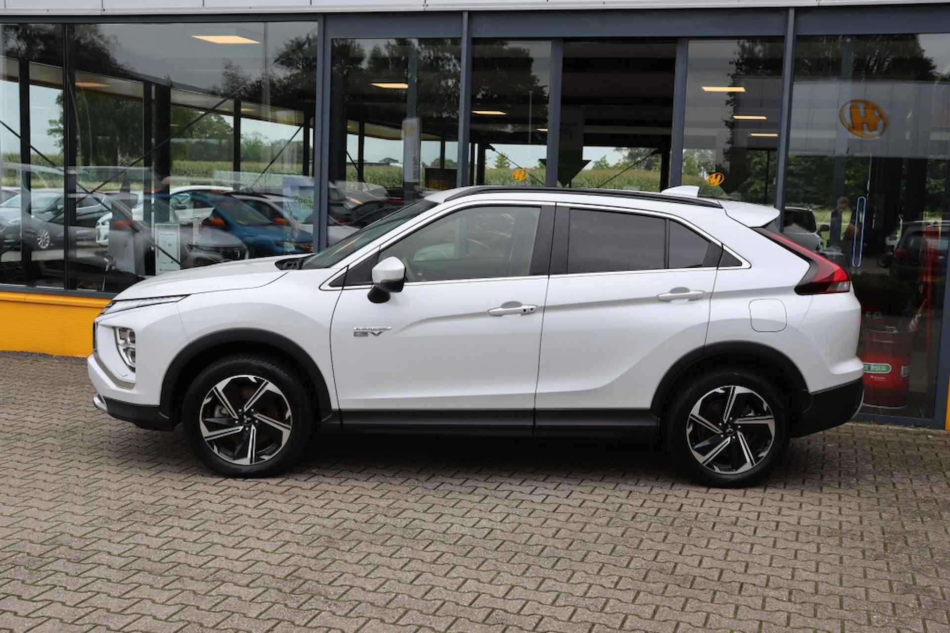 MITSUBISHI Eclipse Cross 2.4 PHEV Intens Plus - Navi - Camera - 2/50