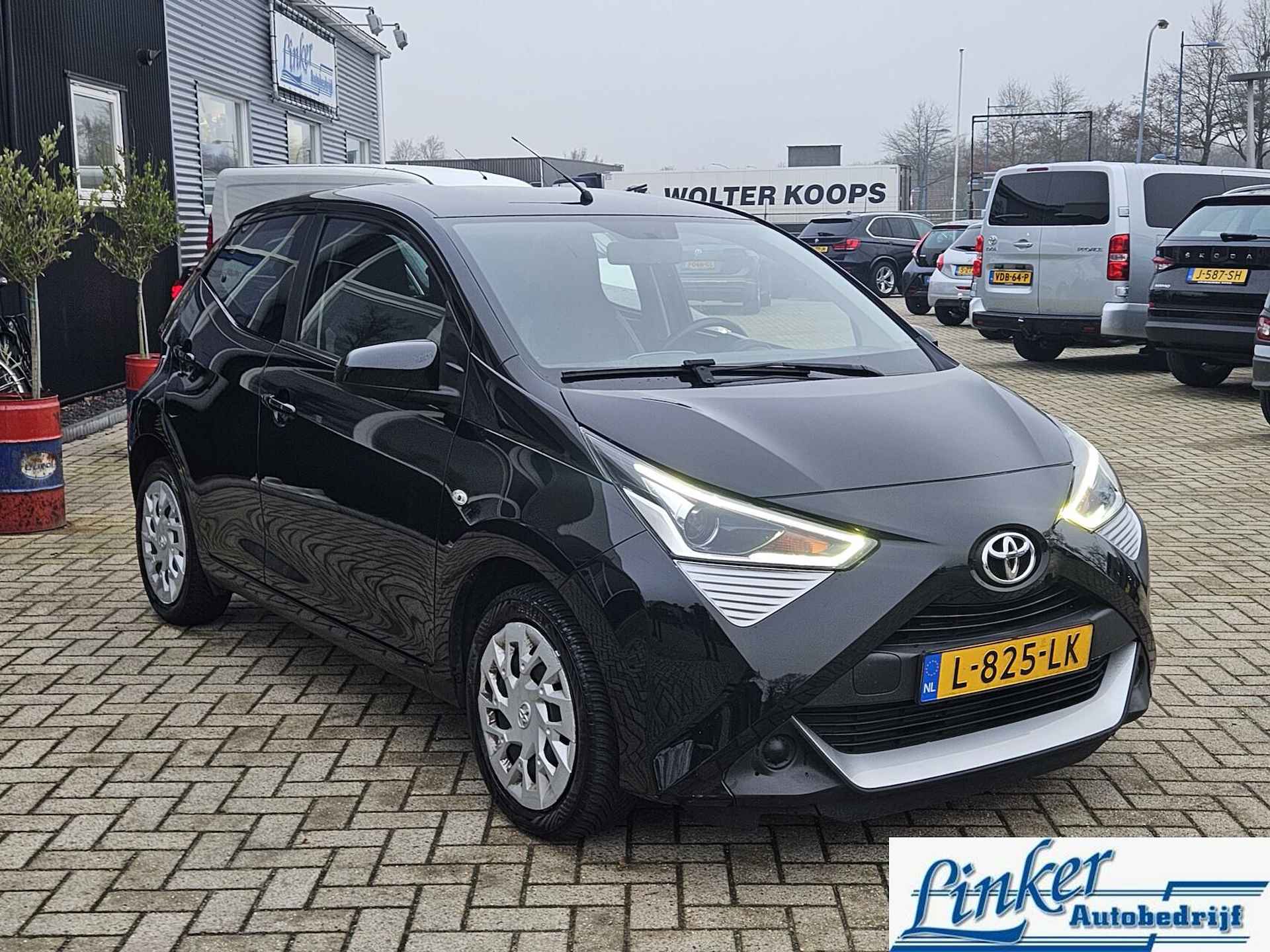 Toyota Aygo 1.0 VVT-i x-play CAMERA CARPLAY GEEN AFLEVERKOSTEN - 3/21