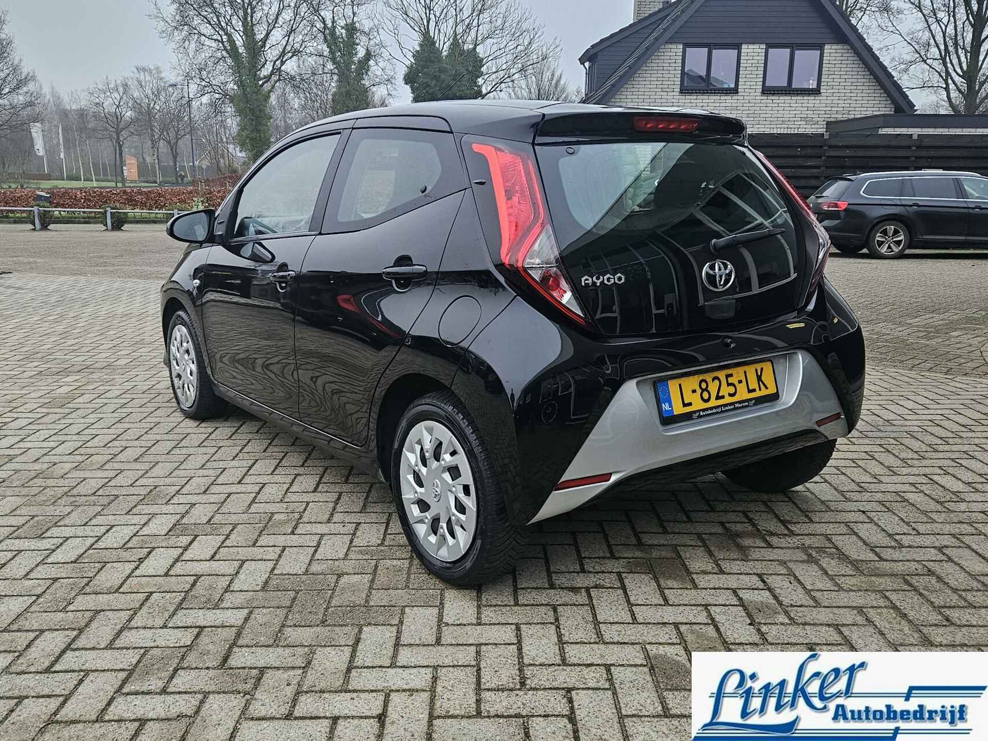 Toyota Aygo 1.0 VVT-i x-play CAMERA CARPLAY GEEN AFLEVERKOSTEN - 4/21