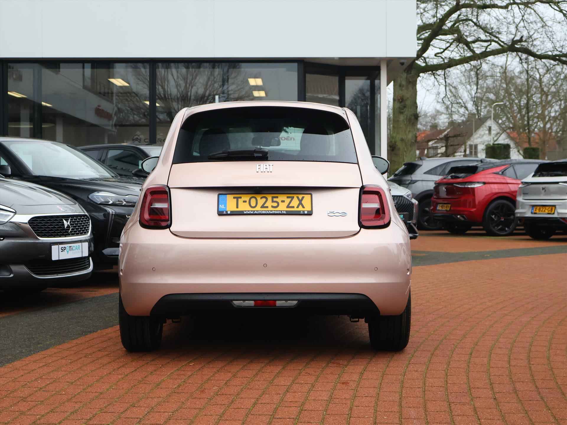 Fiat 500 42kWh 118PK Automaat 3+1, Rijklaarprijs | Stoelverwarming | Camera | DAB+ | Lichtmetalen wielen | Mirror Screen | - 56/68