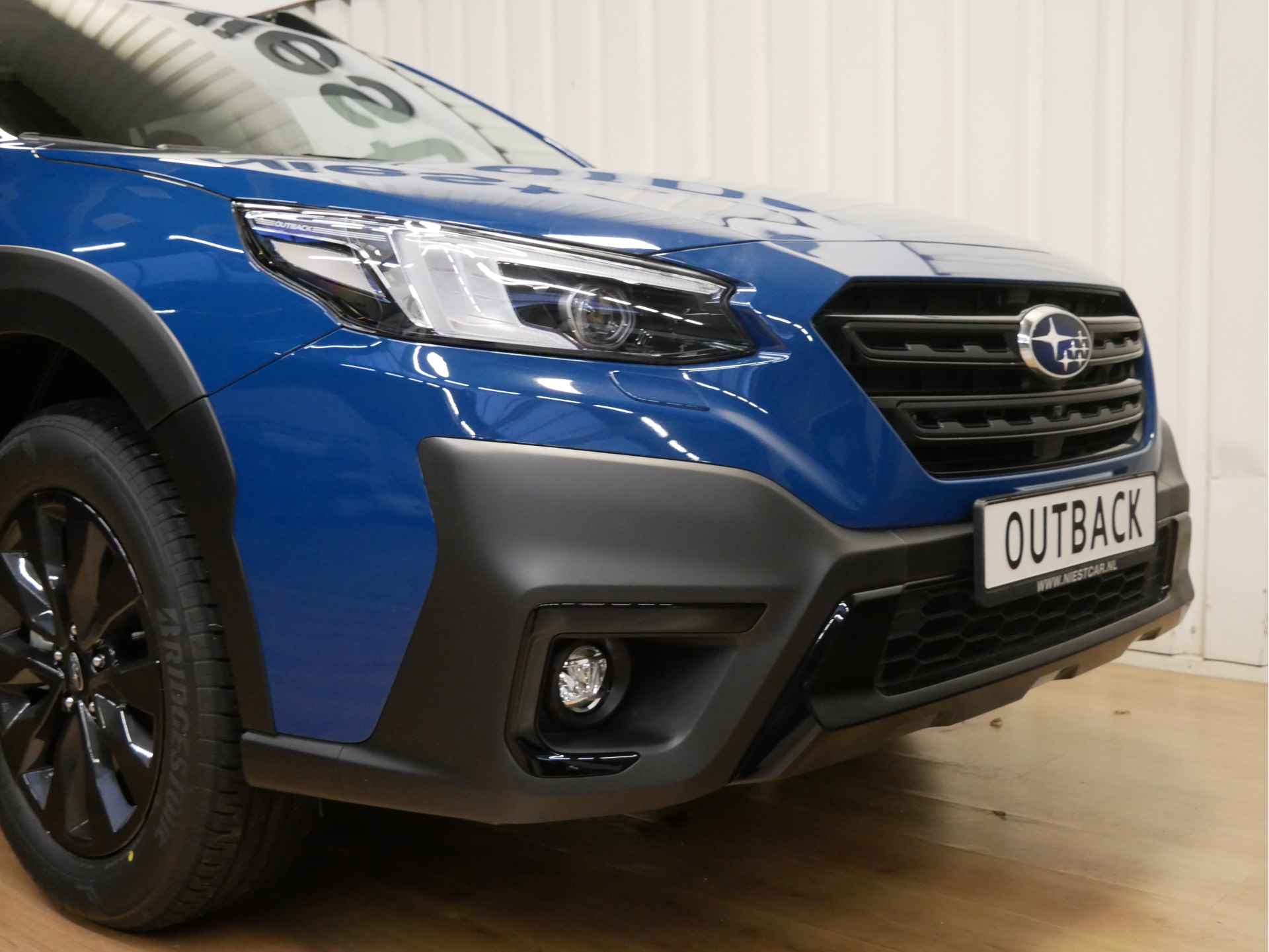 Subaru Outback 2.5i Wildernes Premium Geyser Blue Edition ** NEW ** - 9/32