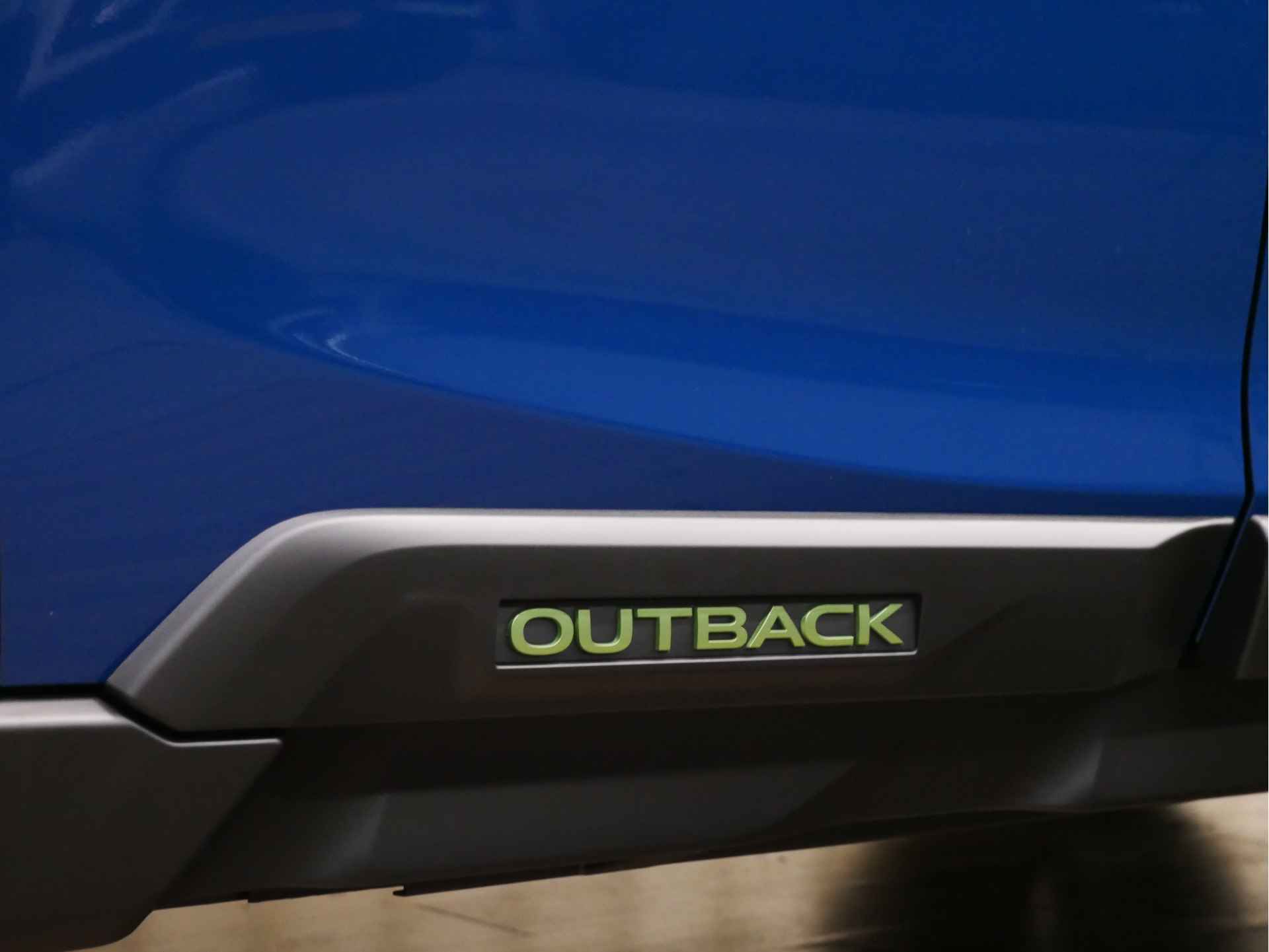 Subaru Outback 2.5i Wildernes Premium Geyser Blue Edition ** NEW ** - 11/32