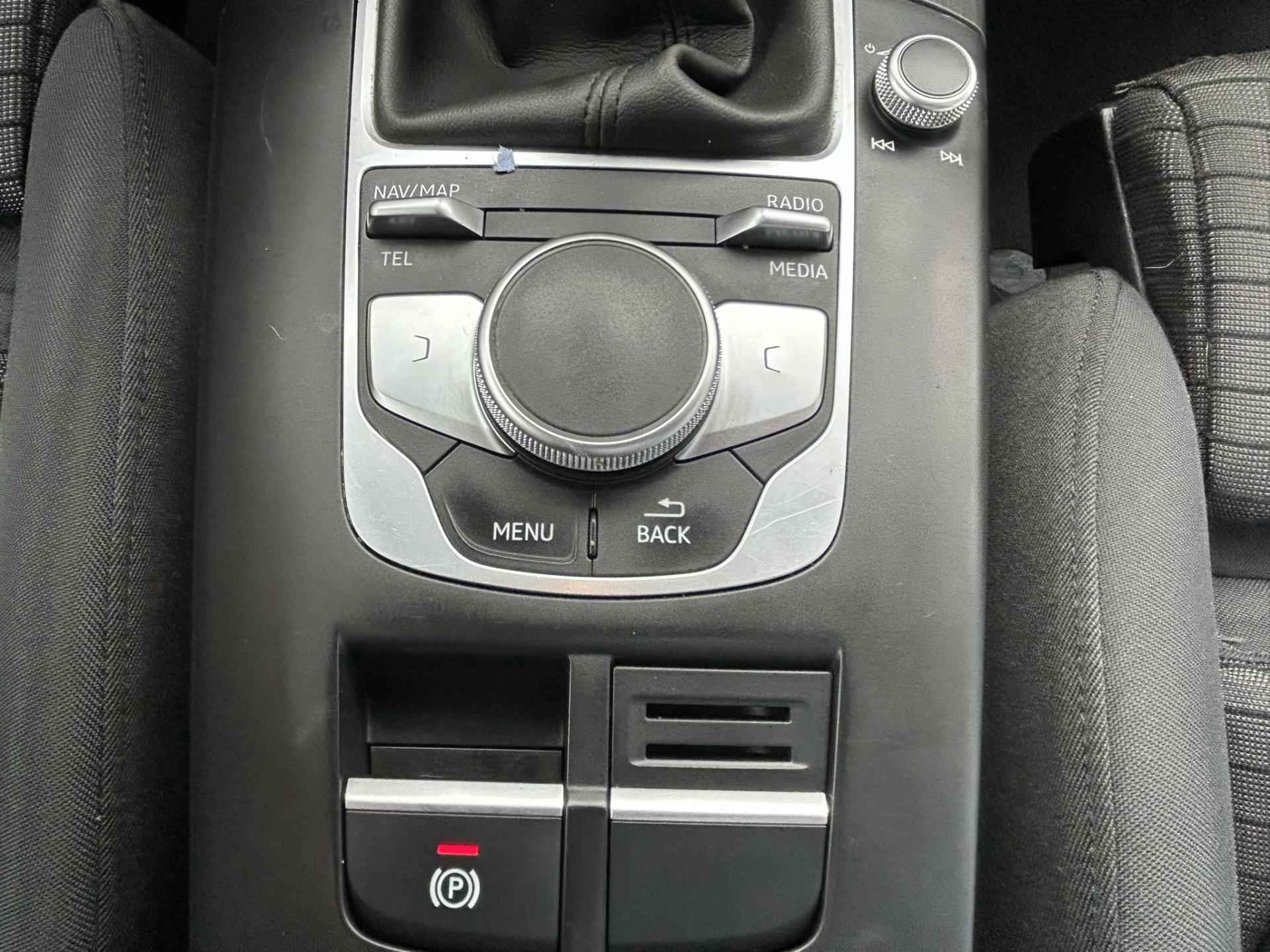 Audi A3 Limousine 1.6 TDI Sport Lease Edition Full-LED Navi Cruise Airco Park.Sens Sportstoelen NAP NL-Auto Dealeronderhouden! - 18/32