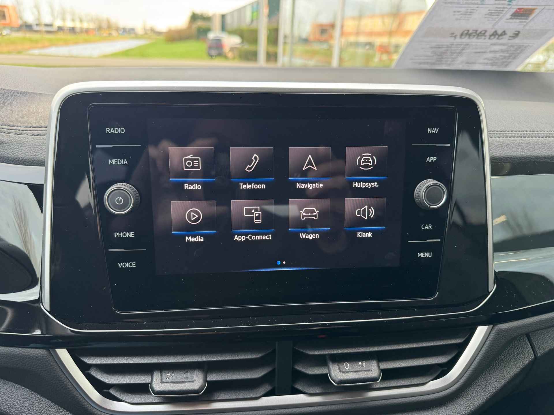 Volkswagen T-Roc 1.5 TSI R-Line Business automaat , camera , elektrische achterklep , apple-carplay, stuurverwarming - 26/30