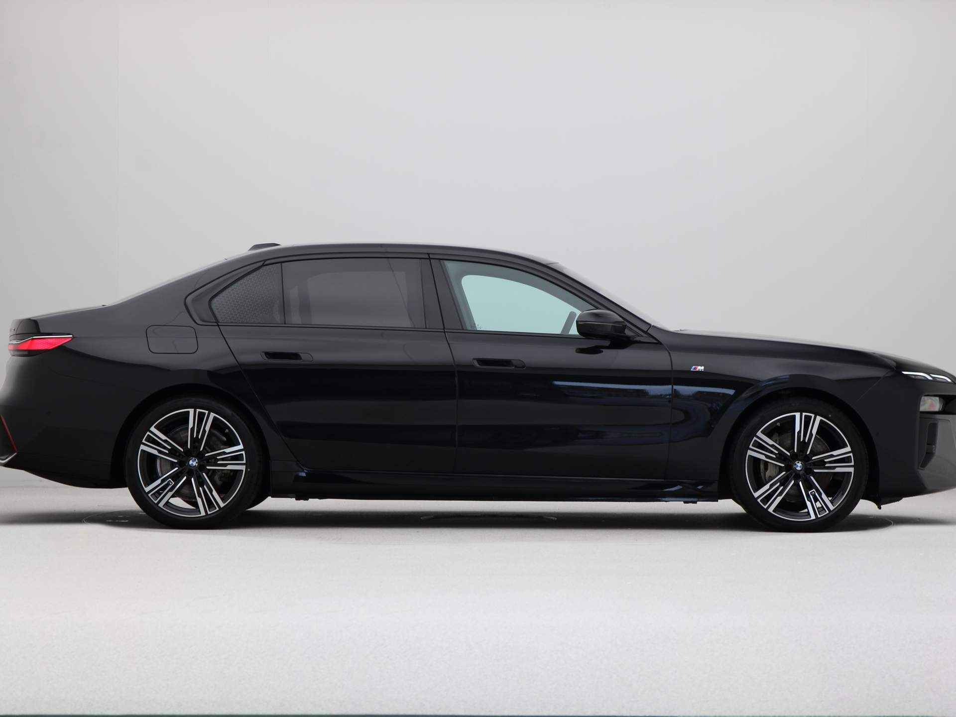 BMW i7 xDrive60 106 kWh - 8/25
