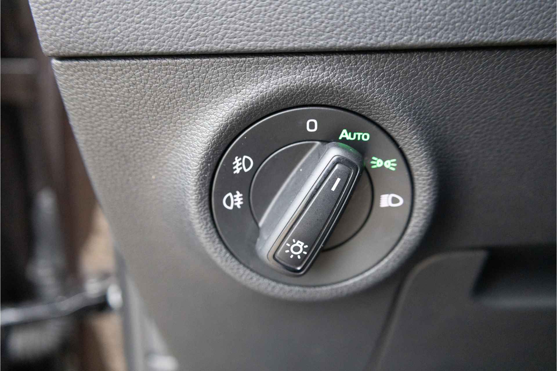 Škoda Karoq 1.0 TSI Ambition Business DSG ✅1jaarBOVAG✅NAV I CLIM I LED - 26/27