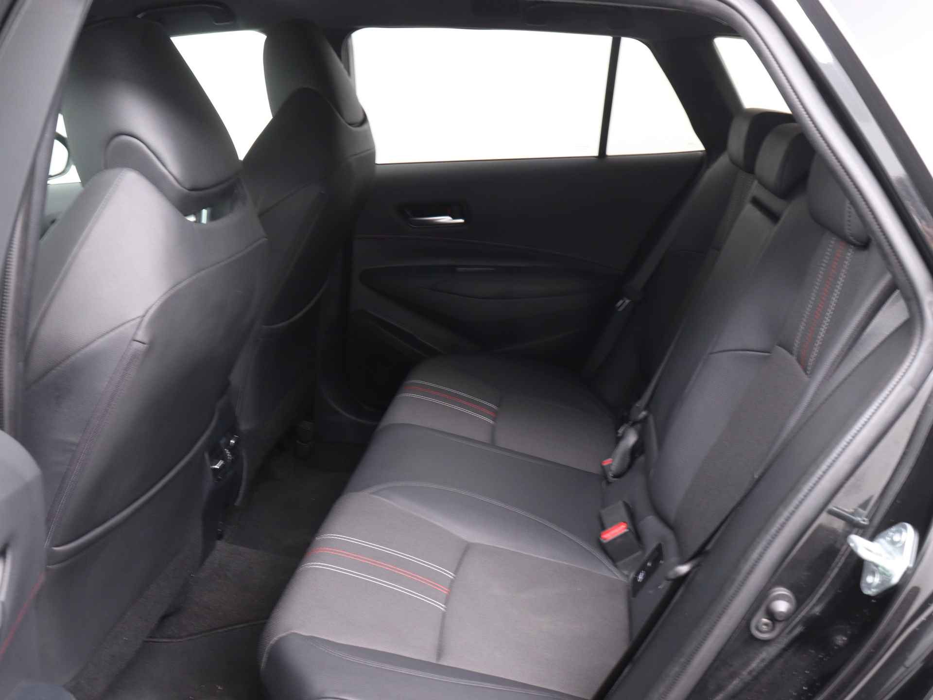 Toyota Corolla Touring Sports 2.0 Hybrid Business GR-Sport | JBL | Head-Up Display | Navigatie | Elektrische Achterklep | Norbert Hattink ovb TFS - 21/47