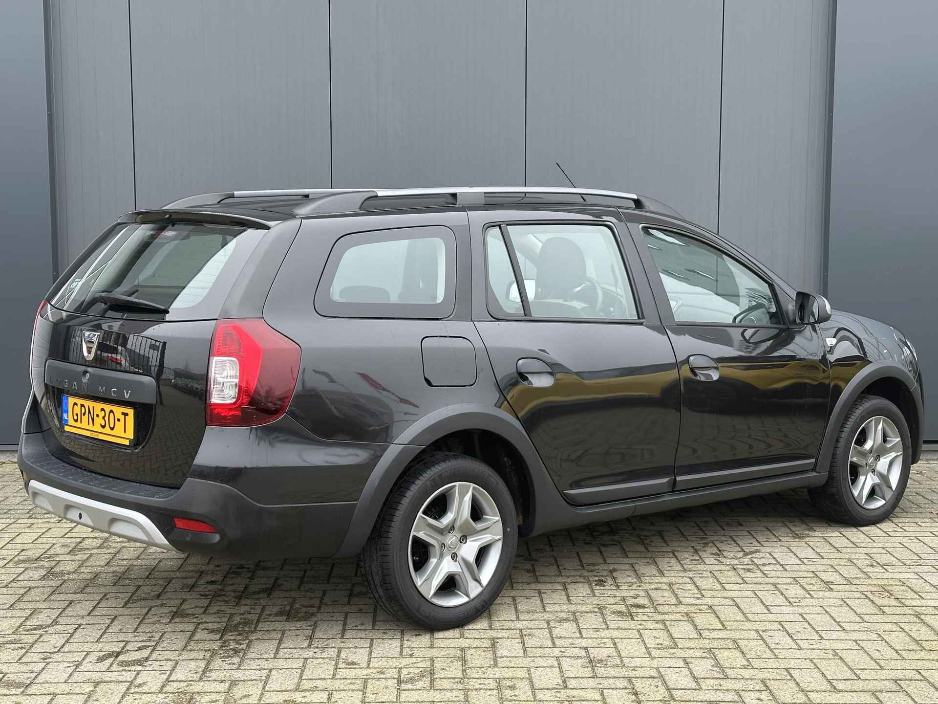 Dacia Logan MCV TCe 90 Stepway | Achteruitrijcamera | Stoelverwarming | Navigatie | Parkeersensoren - 3/33