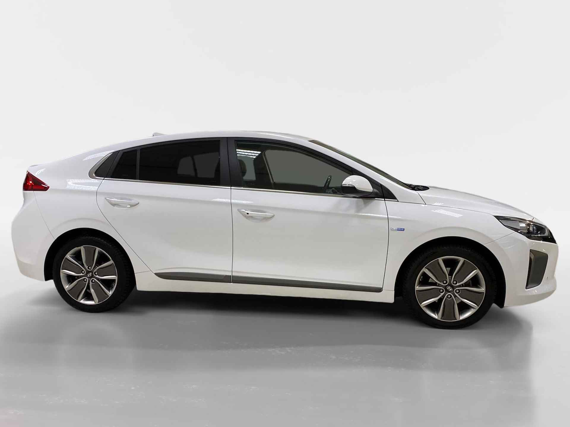 Hyundai IONIQ 1.6 HYBRID | PREMIUM | AUTOMAAT | LEDER | NAVI | CAMERA | - 2/27