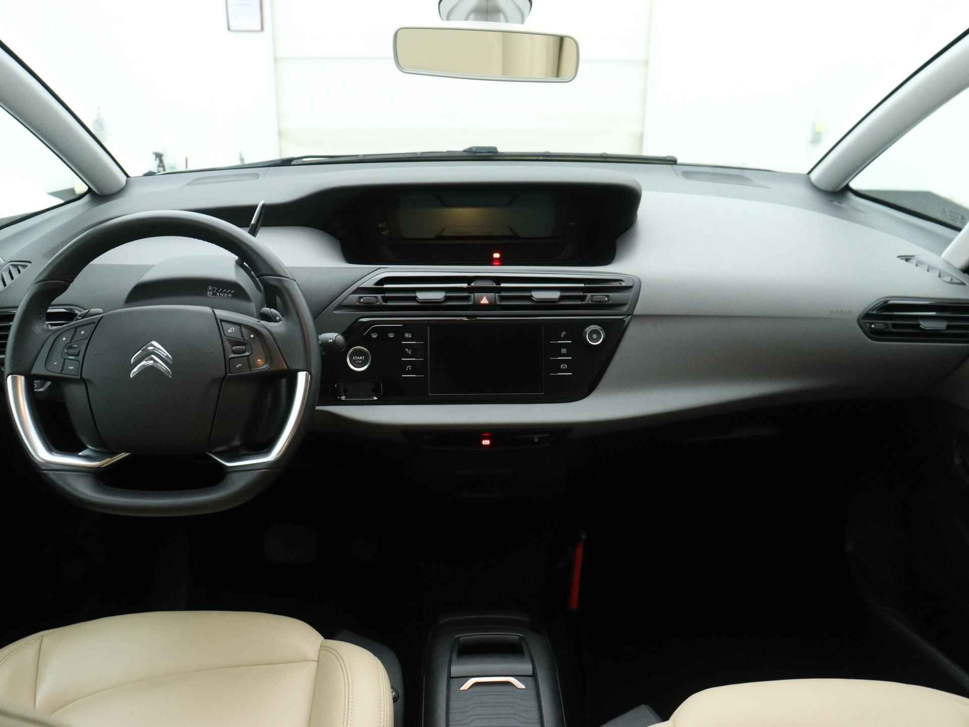 Citroen C4 Picasso Selection 130pk Automaat | Navigatie | Climate Control | Parkeersensoren Achter | Lederen Bekleding | Apple Carplay/Android Auto - 17/31