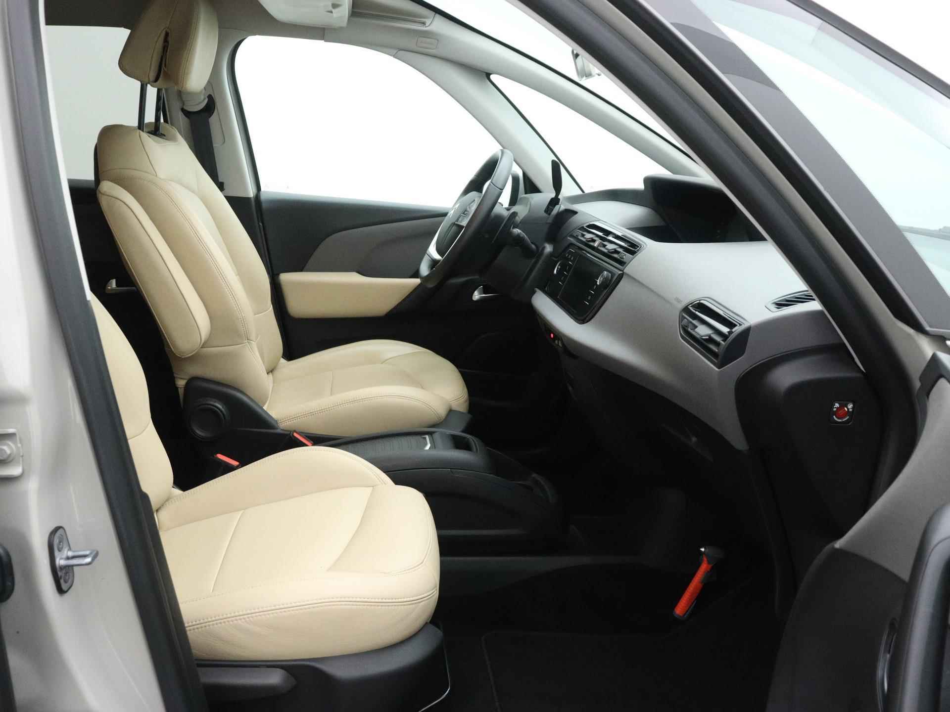 Citroen C4 Picasso Selection 130pk Automaat | Navigatie | Climate Control | Parkeersensoren Achter | Lederen Bekleding | Apple Carplay/Android Auto - 19/31