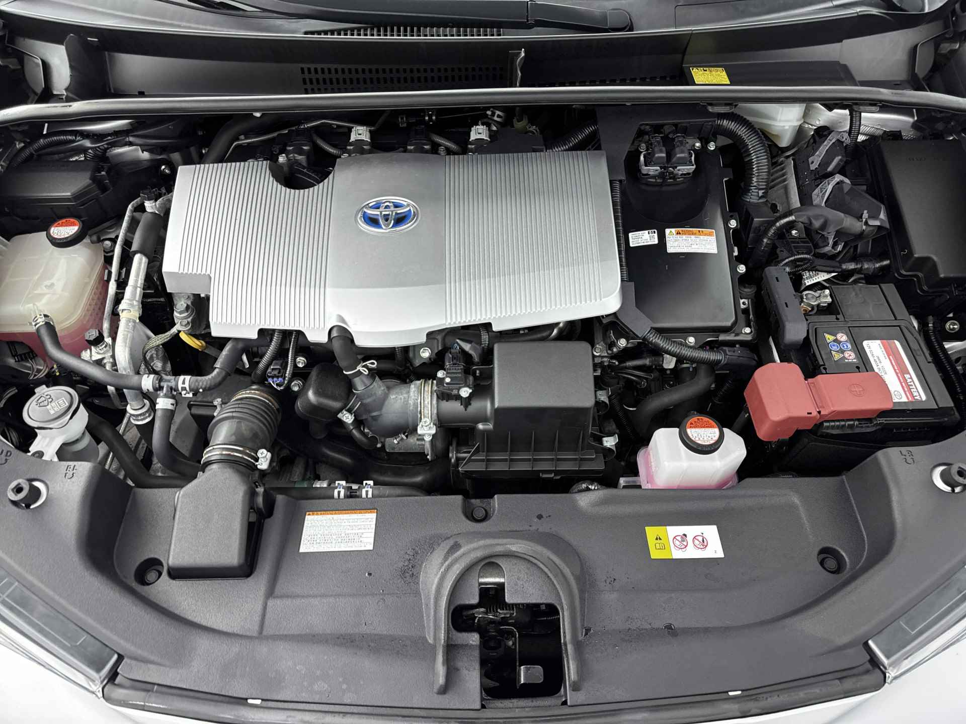 Toyota Prius 1.8 First Edition Limited | Navigatie | Trekhaak | Stoelverwarming | Head up Display | Airco Aut. | - 37/41