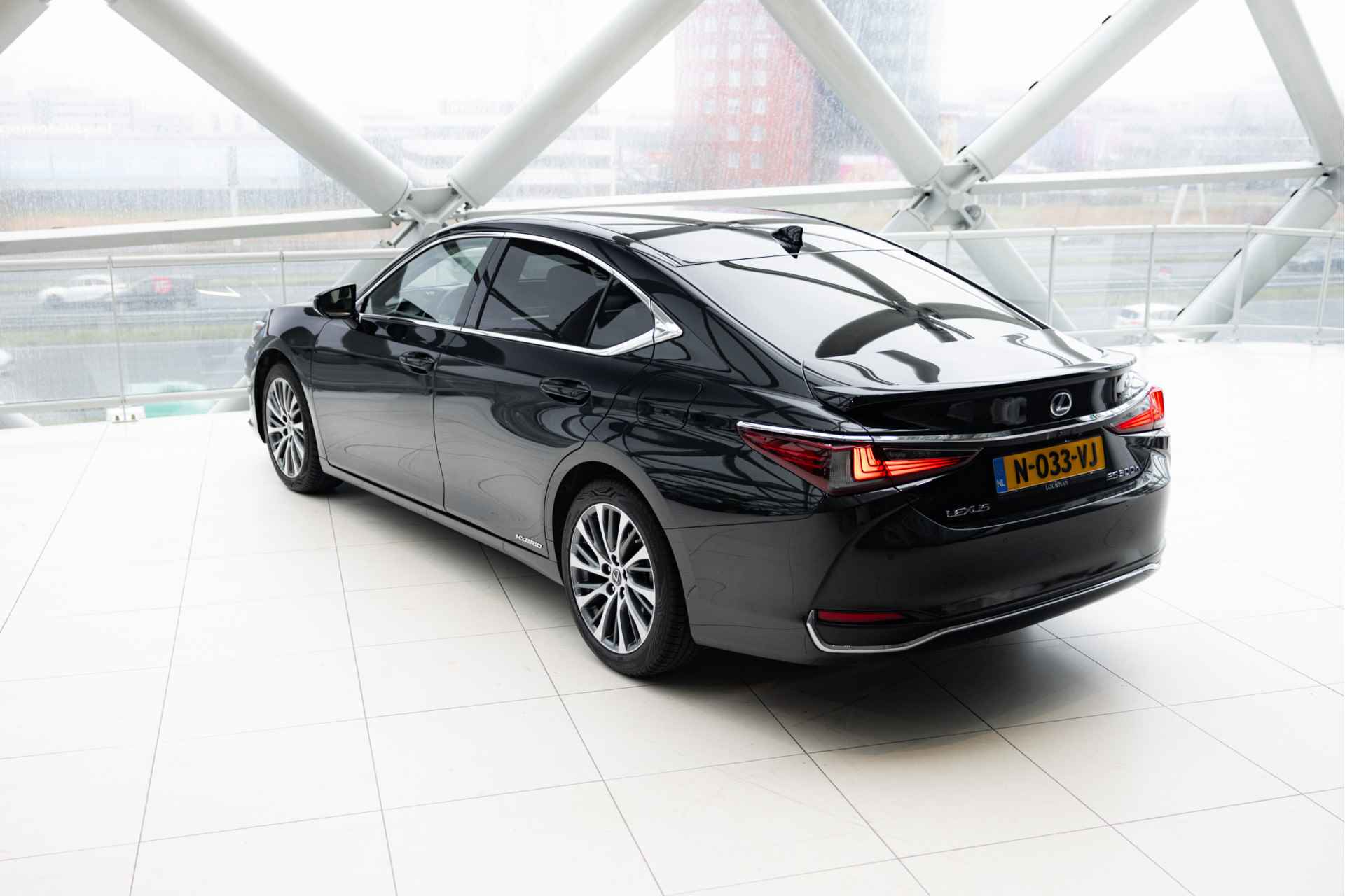 Lexus ES 300h Preference Line Business | Adaptive Cruise Control | Stoelverwarming | Apple Carplay | - 15/64