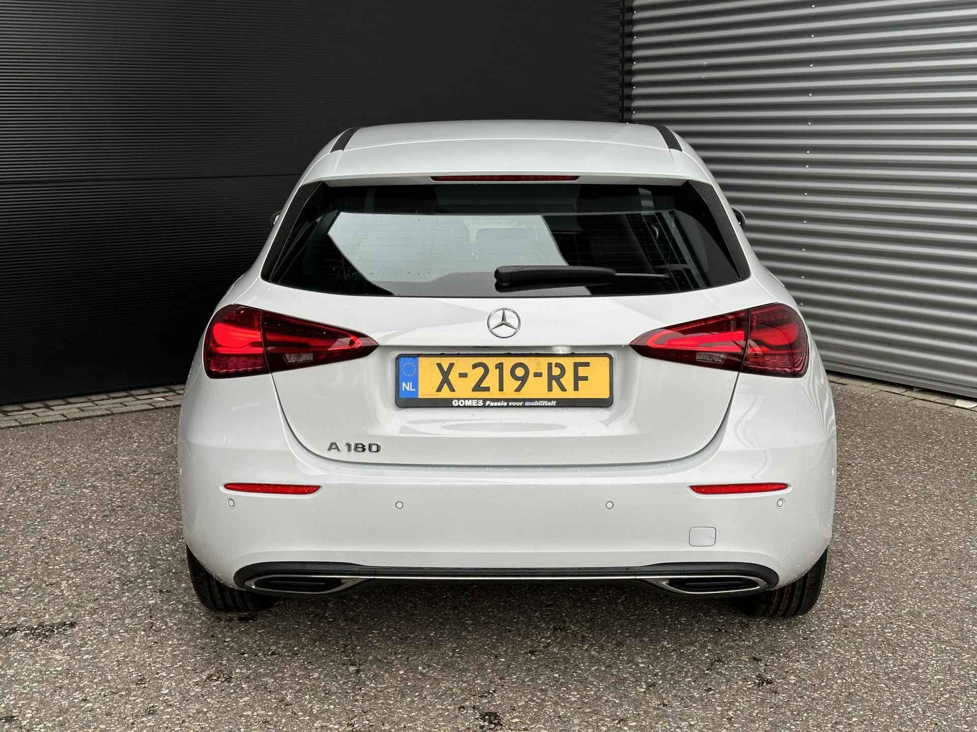 Mercedes-Benz A 180 Business Line | Volledig Digitaal Display | LED Koplampen | Stoelverwarming | Achteruitrijcamera | Parkeersensoren | Elektrisch Inklapbare Buitenspiegels | Showmodel SALE - 9/9