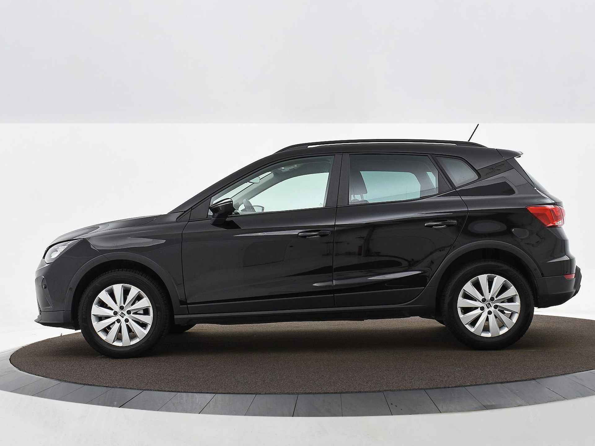 SEAT Arona Reference 1.0 TSI 95 pk SUV 5 Versnellingen | Apple Carplay | Privatelease 359,- per maand! | Snel uit voorraad rijden! - 4/14