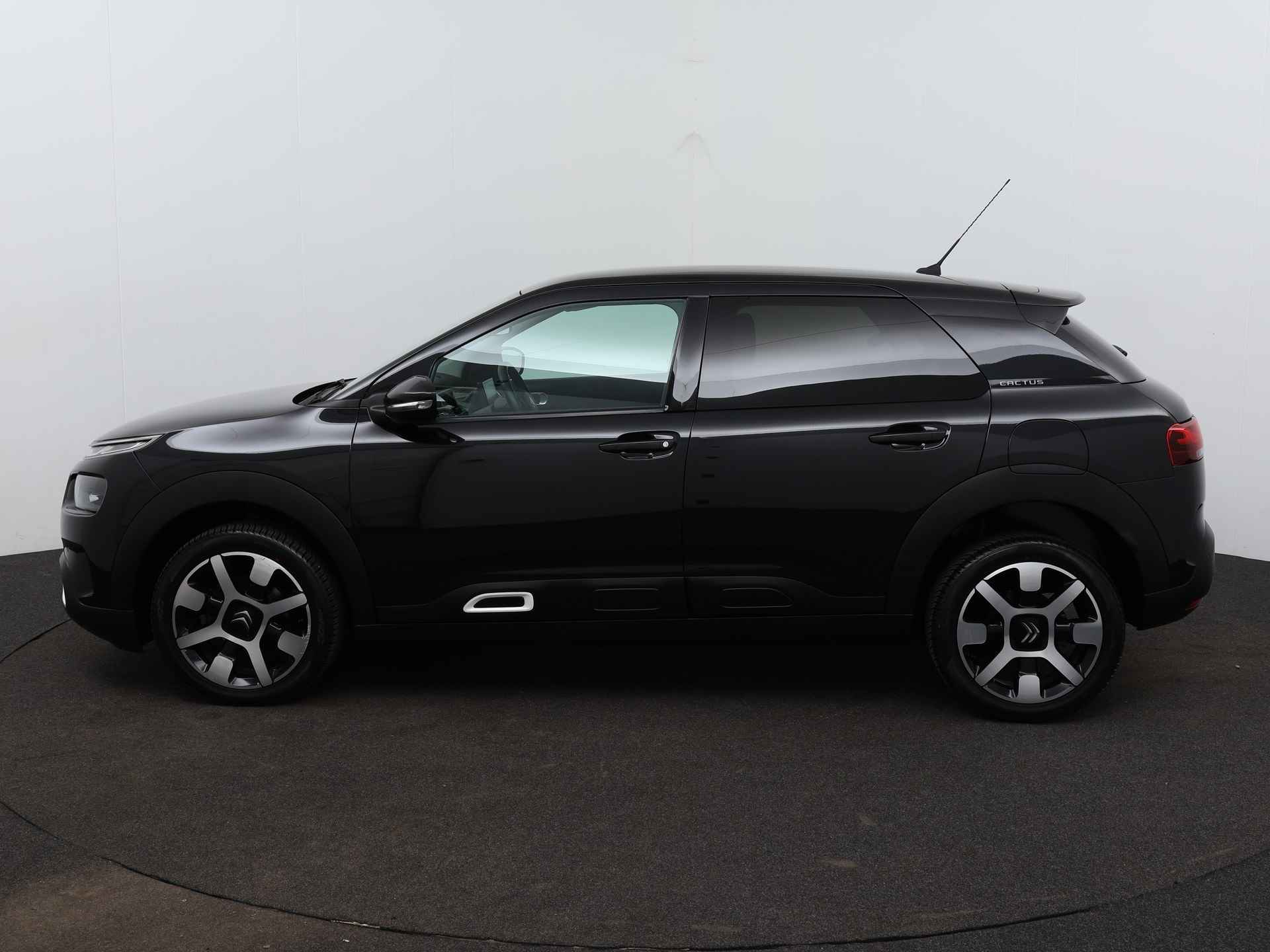 Citroën C4 Cactus 1.2 PureTech Shine Camera, carplay - 11/24