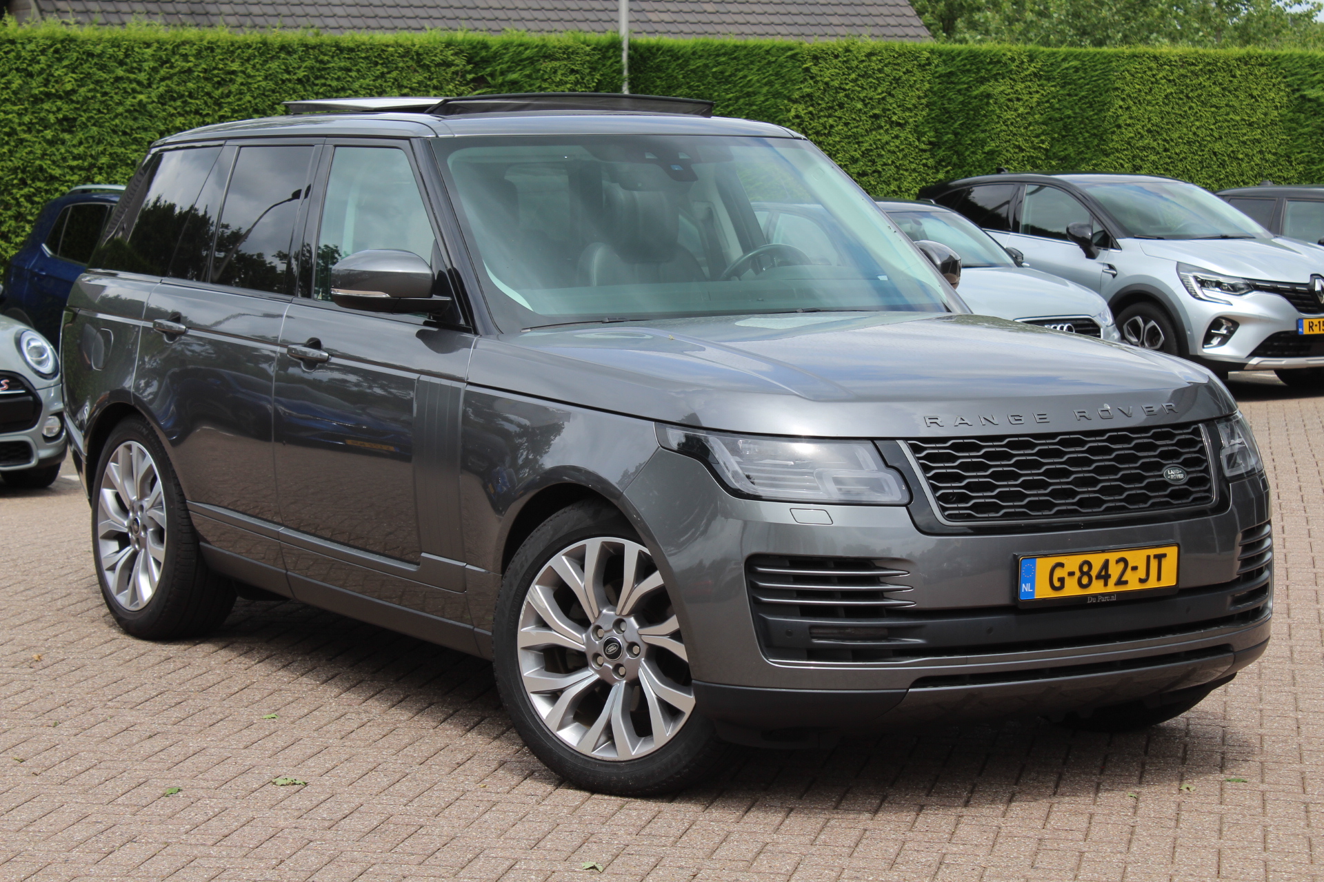 Land Rover Range Rover 3.0 TDV6 Autobiography / Trekhaak / Panoramadak / Camera / Luchtvering / 21'' / Meridian / Stoelverwarming / Stuurverwarming / DAB / Cruise Control