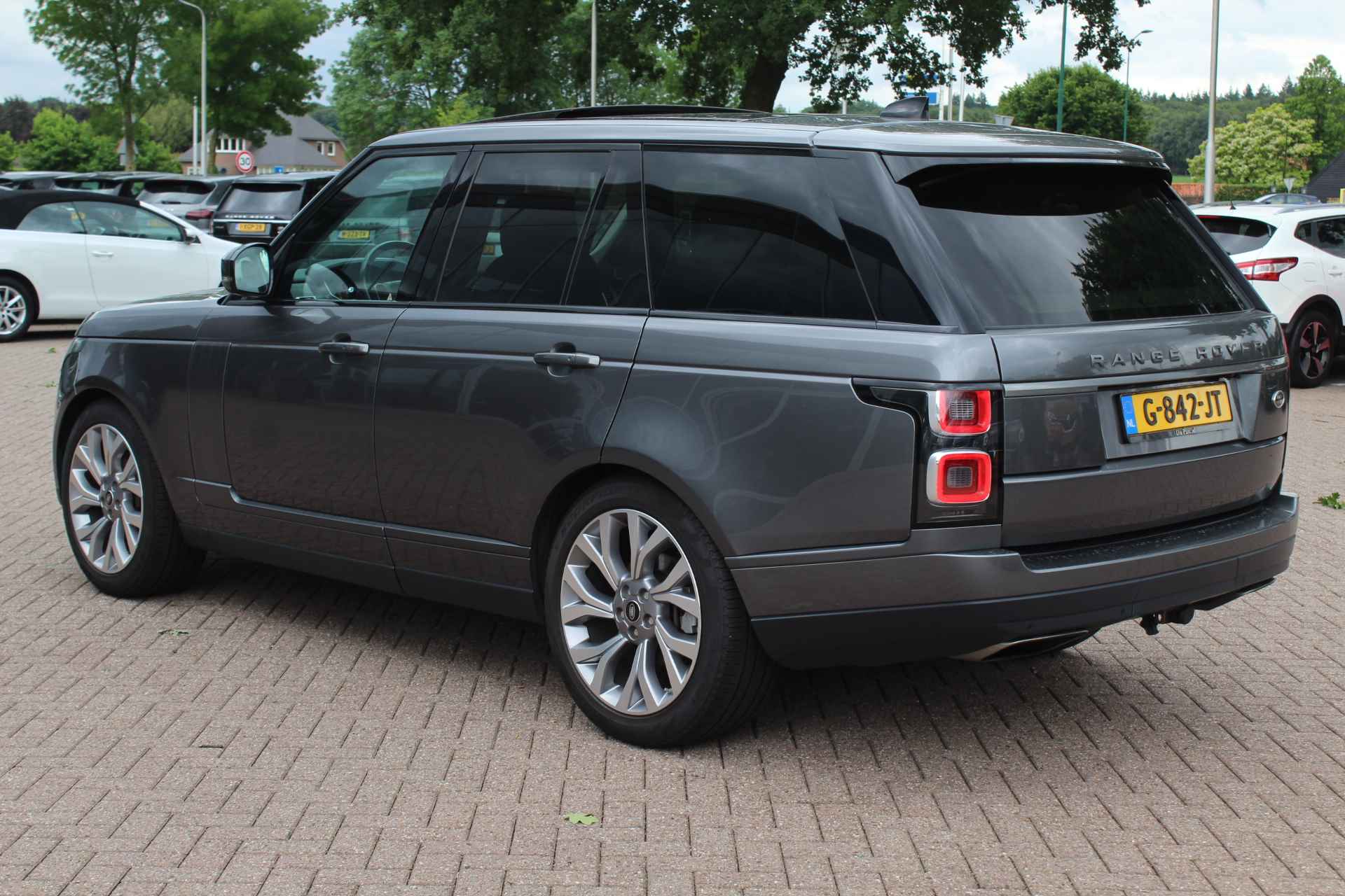 Land Rover Range Rover 3.0 TDV6 Autobiography / Trekhaak / Panoramadak / Camera / Luchtvering / 21'' / Meridian / Stoelverwarming / Stuurverwarming / DAB / Cruise Control - 3/37