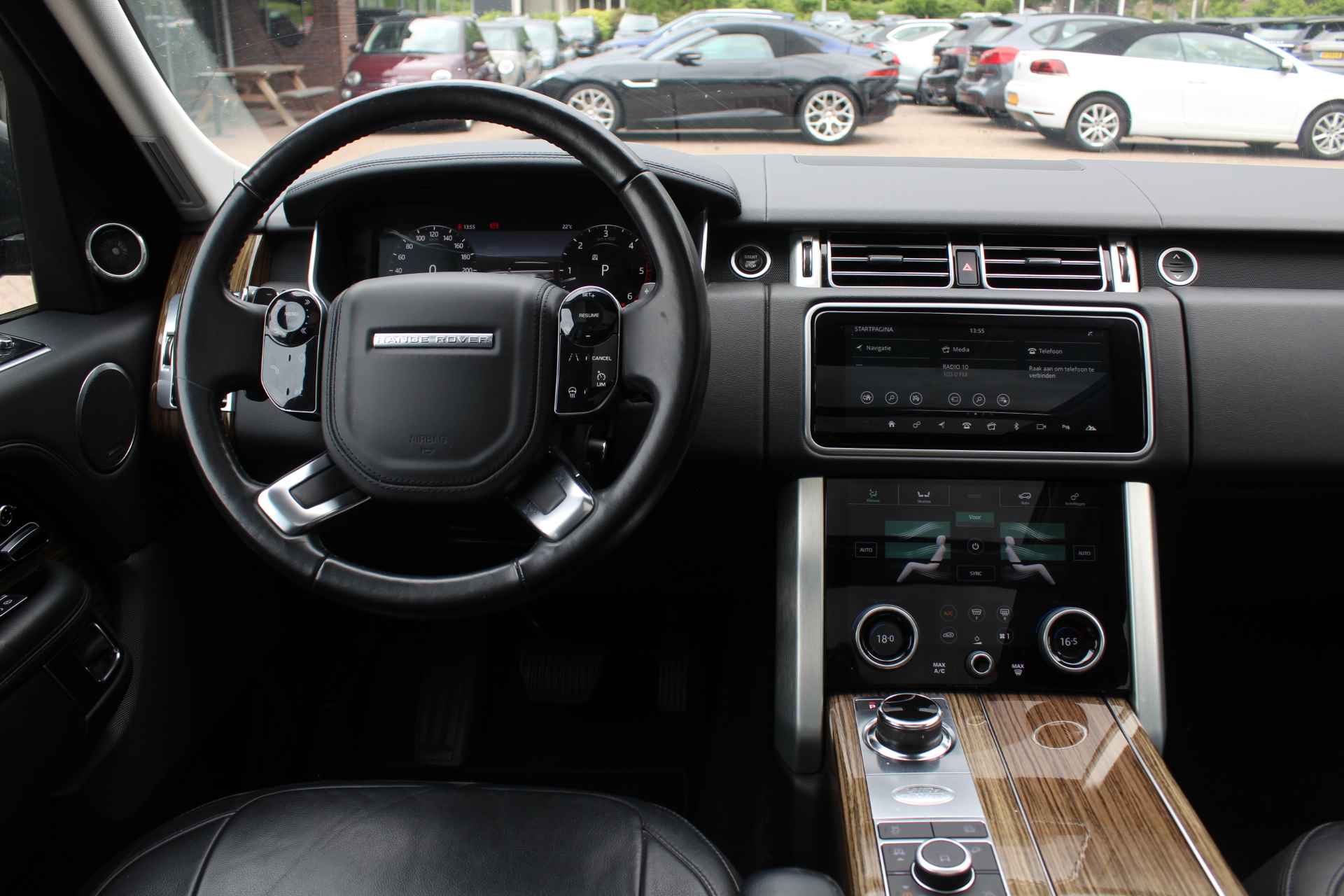 Land Rover Range Rover 3.0 TDV6 Autobiography / Trekhaak / Panoramadak / Camera / Luchtvering / 21'' / Meridian / Stoelverwarming / Stuurverwarming / DAB / Cruise Control - 9/37