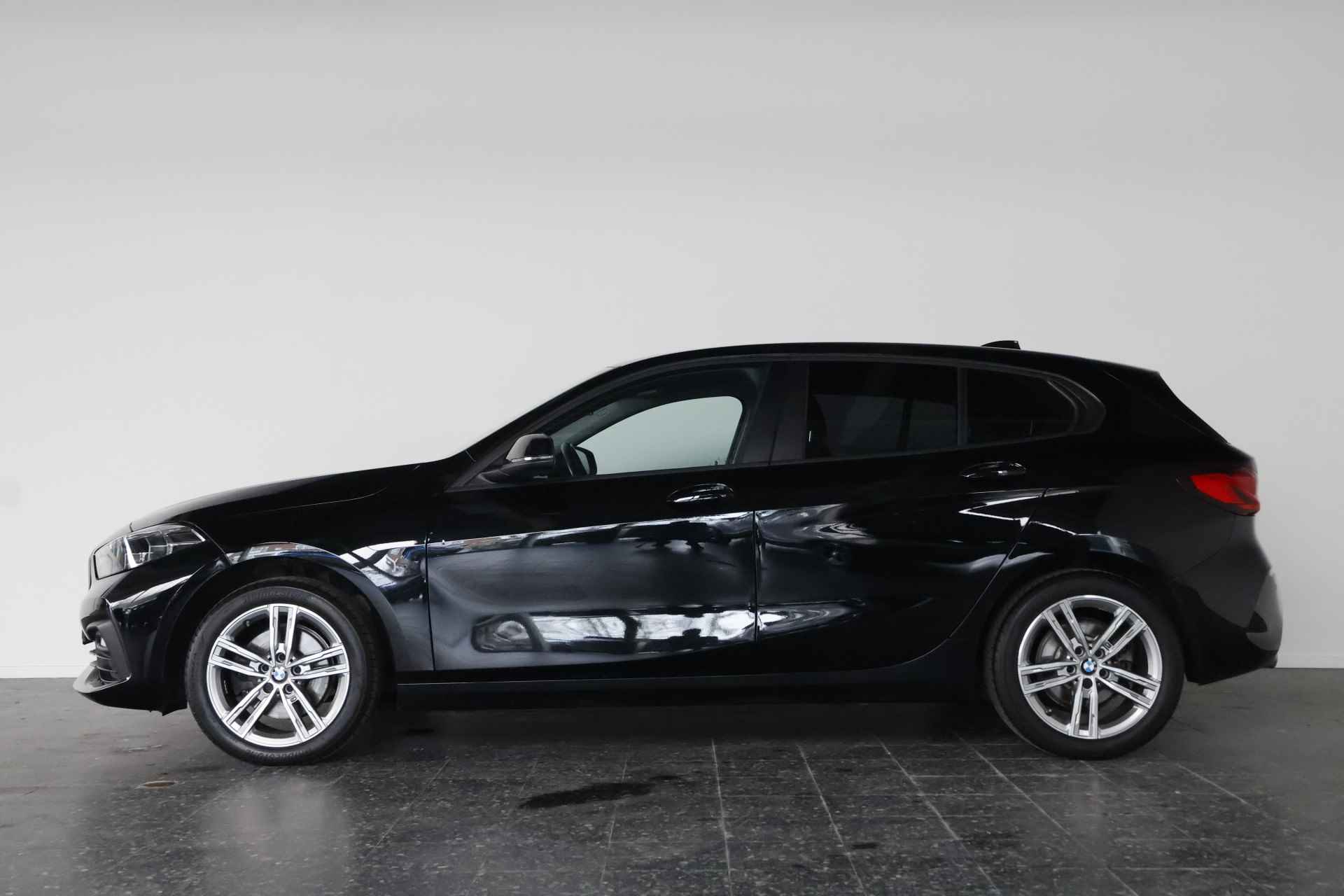 BMW 1-serie 118i Business Edition / LED / Navi / CarPlay / Cruisecontrol - 25/25